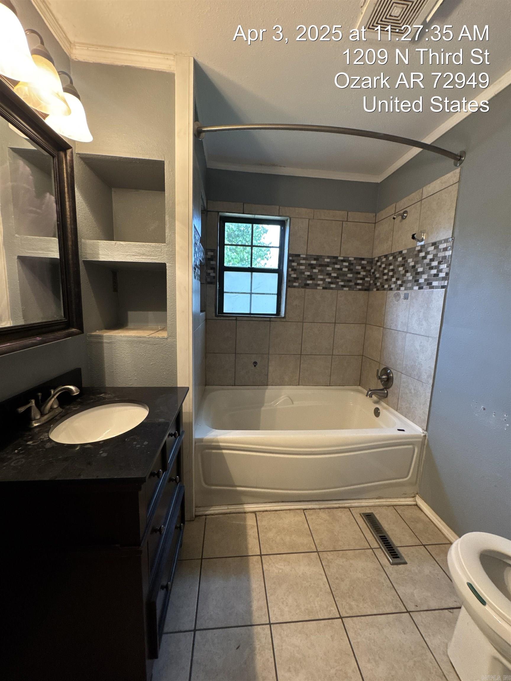 1209 N 3rd  Ozark, AR