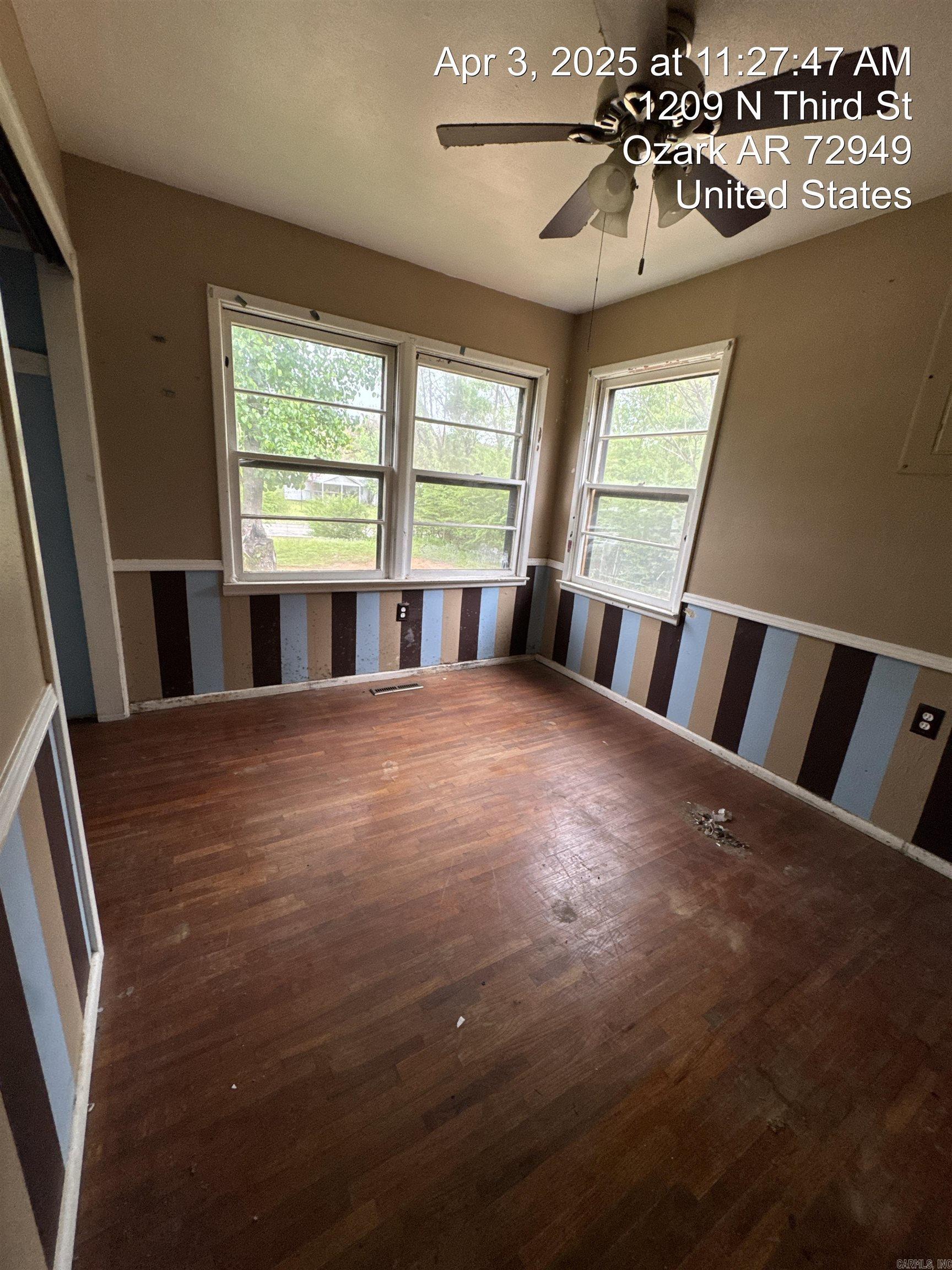 1209 N 3rd  Ozark, AR