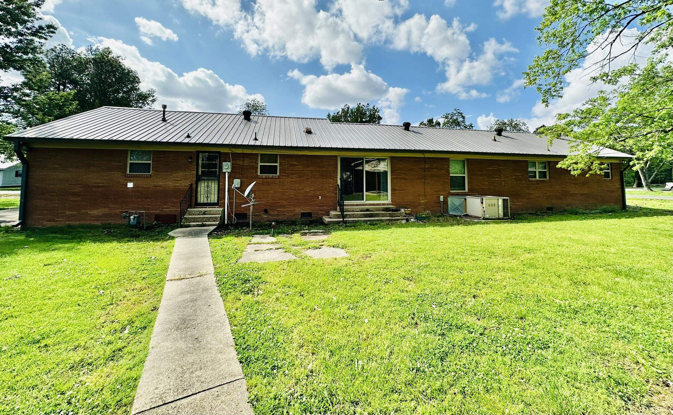 320  Church  Weiner, AR