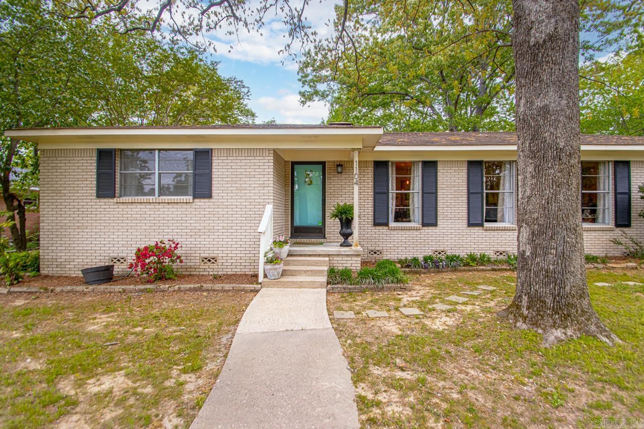1104 Biscayne Drive Little Rock, AR 72227