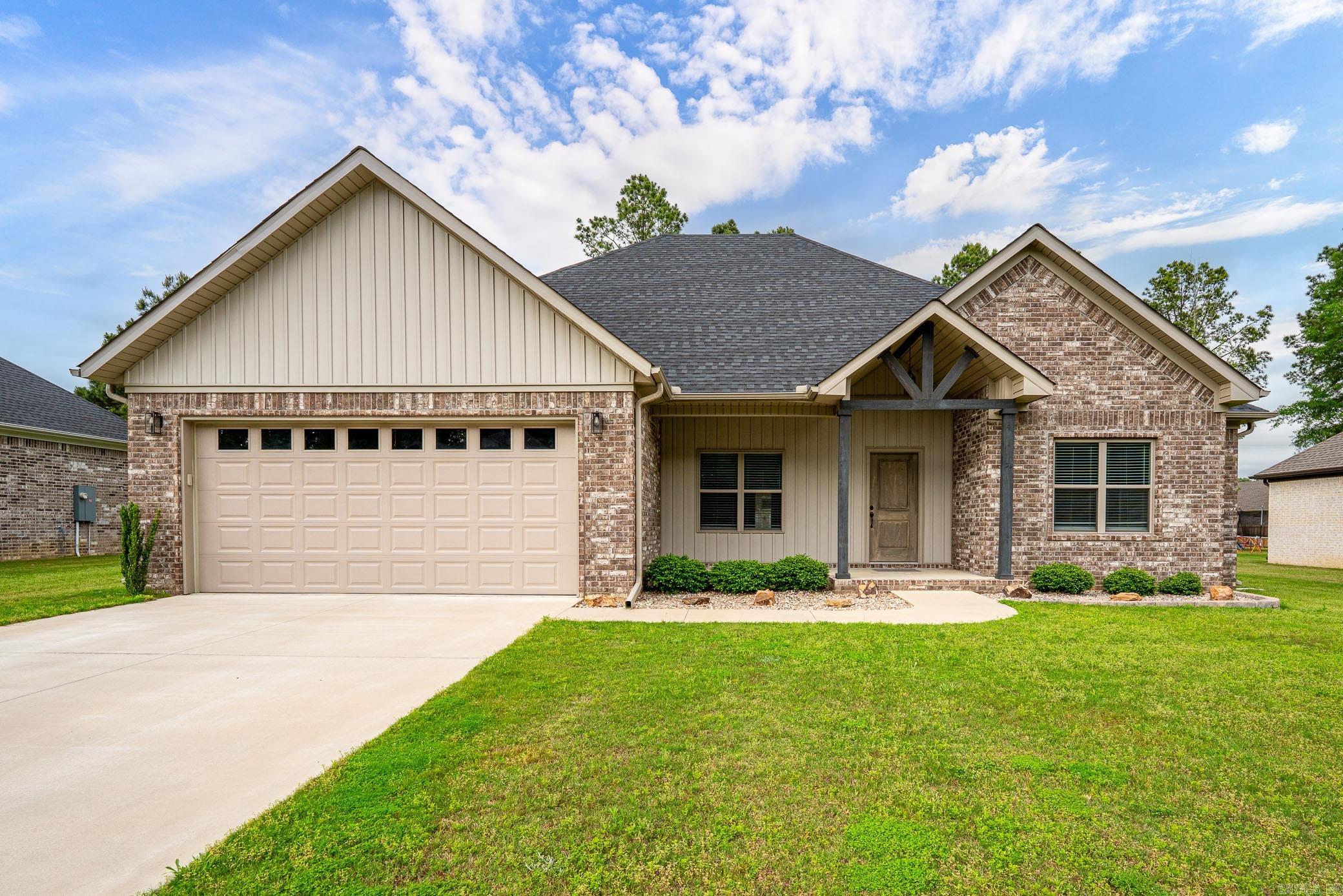 214 Heather Loop Beebe, AR 72012