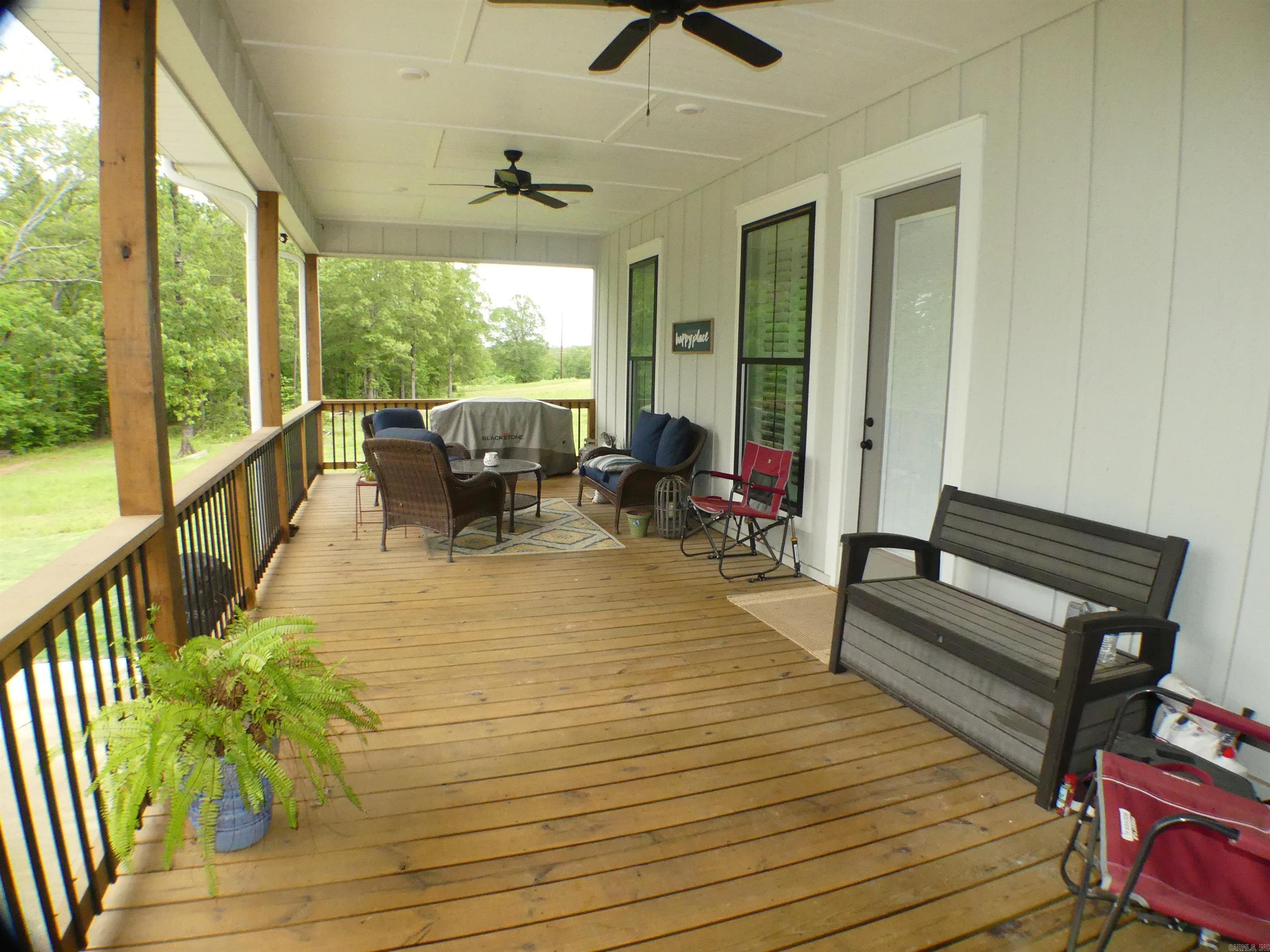 100  Laurie Dr  Mena, AR