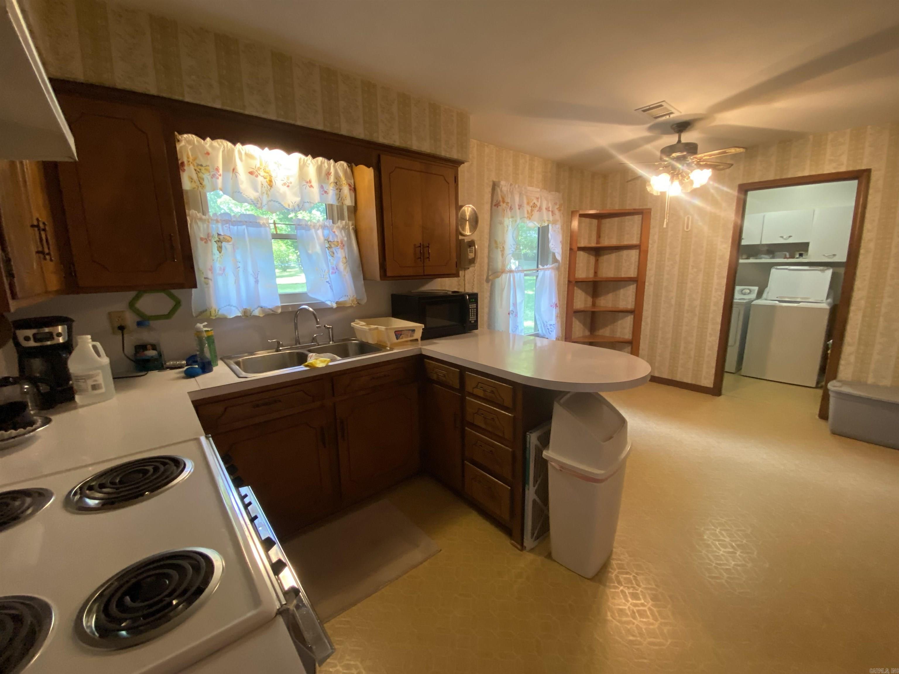 113 E Simpson  Mount Ida, AR