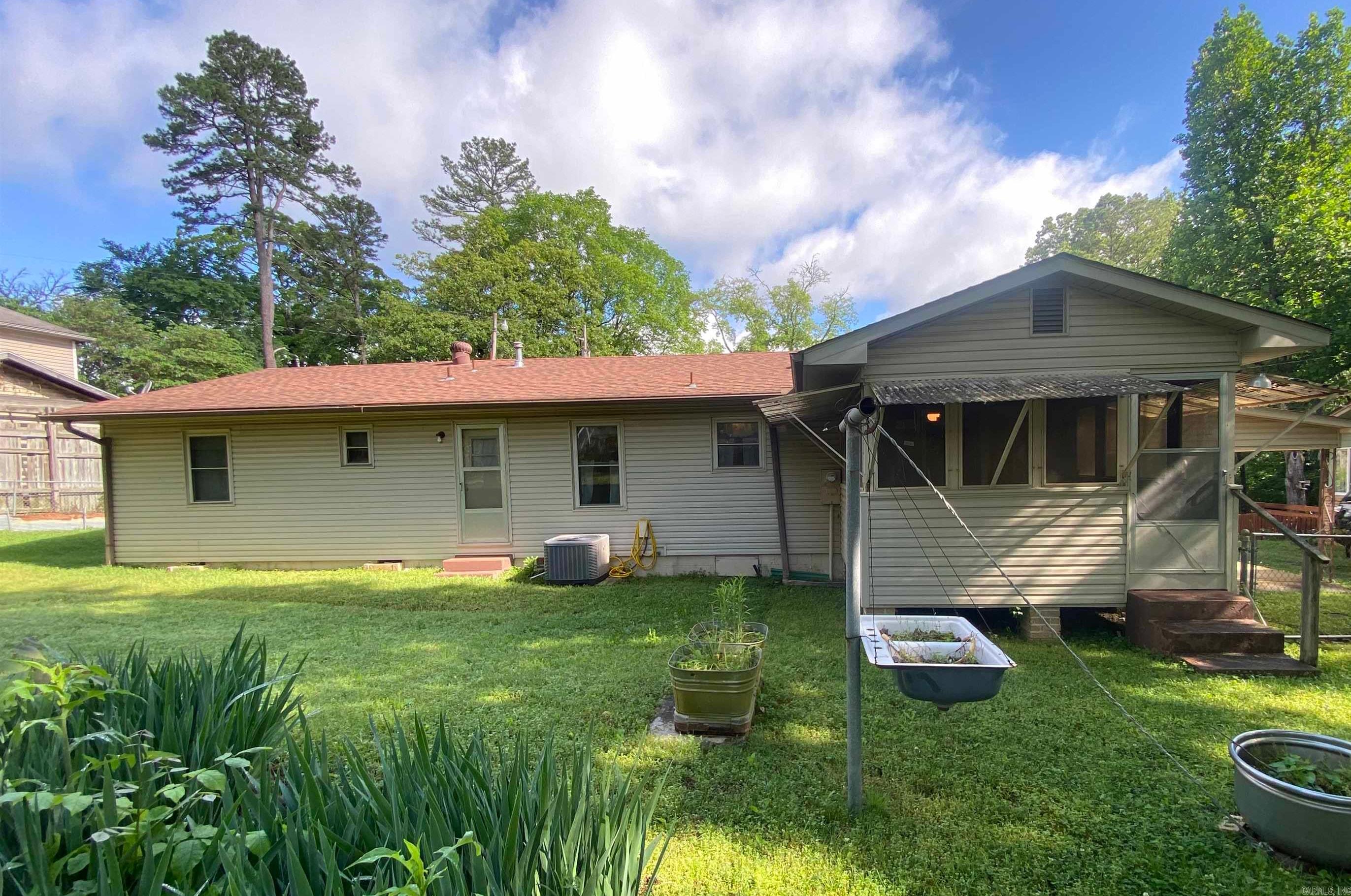 113 E Simpson  Mount Ida, AR