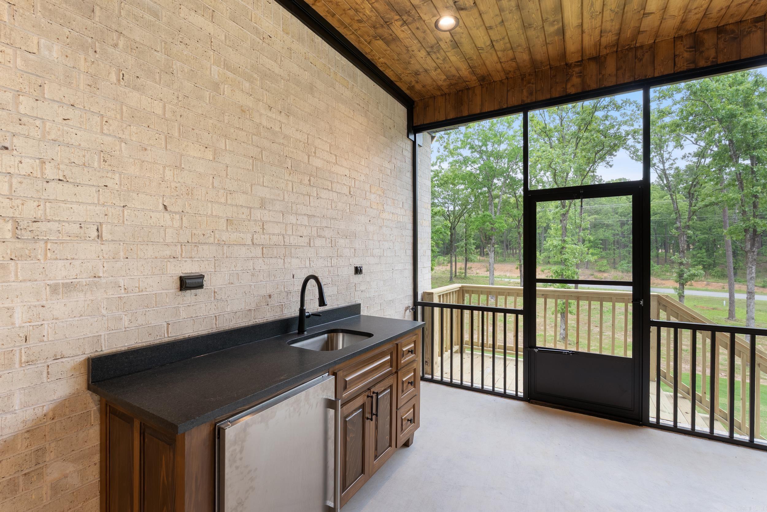 2940  Orchard View  Conway, AR