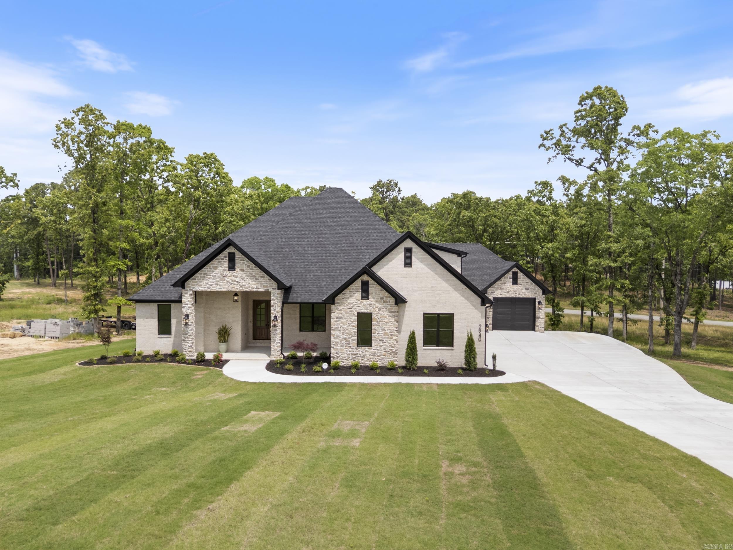 2940  Orchard View  Conway, AR
