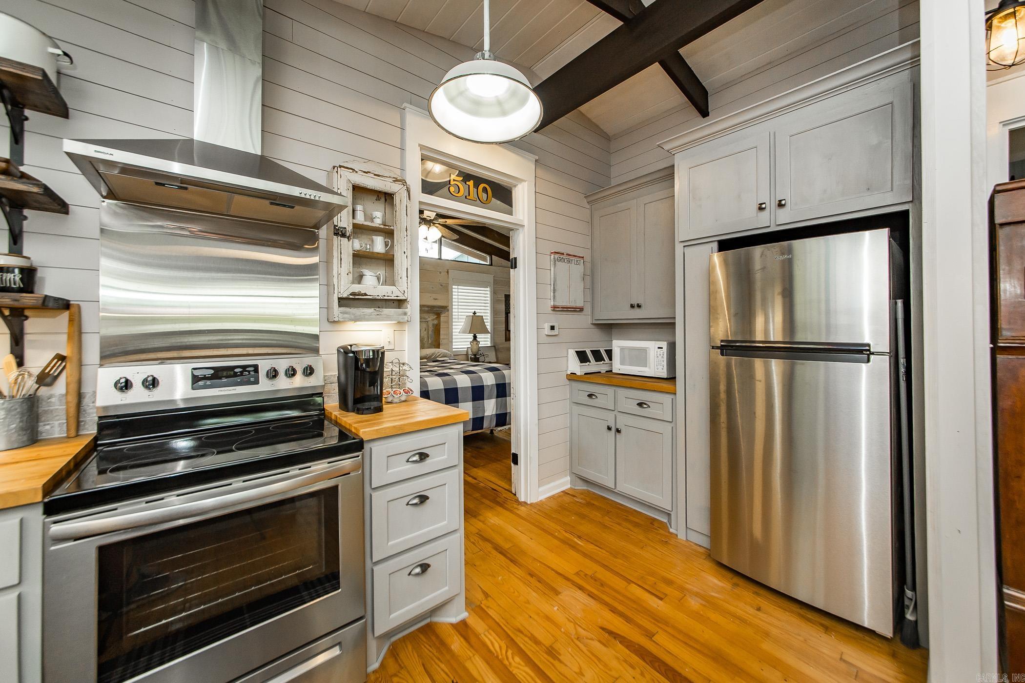 510  Potter Point  Higden, AR