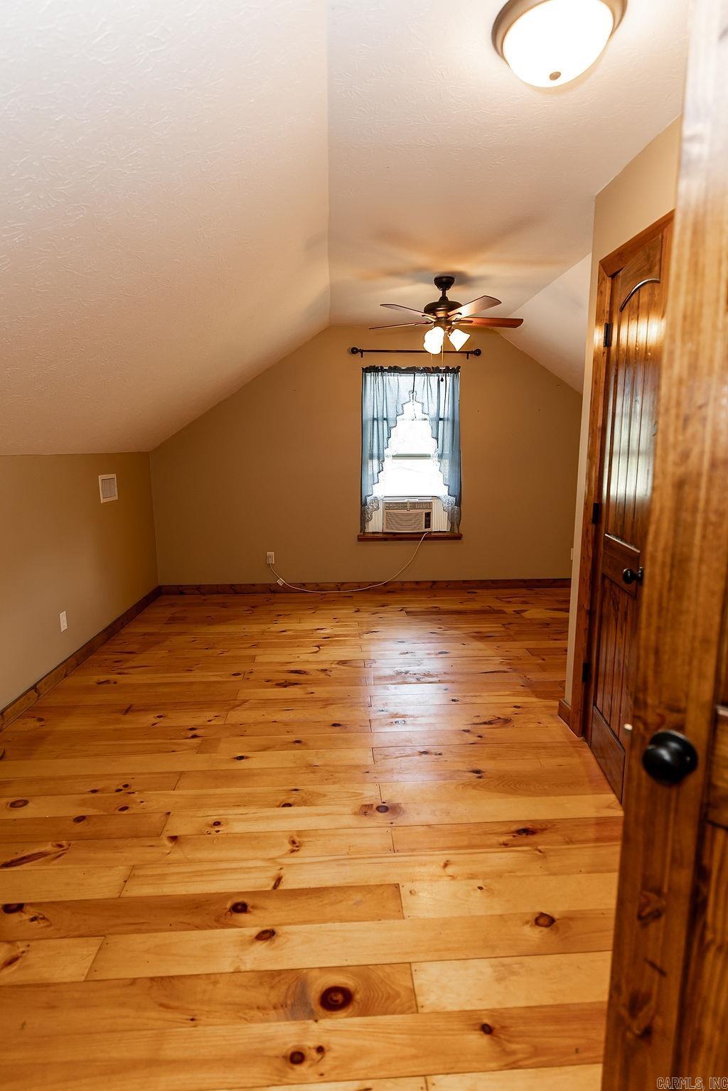 8505  Holly Mountain Rd  Clinton, AR