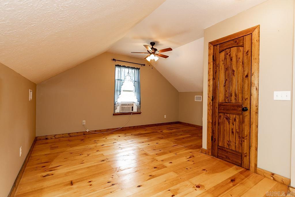 8505  Holly Mountain Rd  Clinton, AR