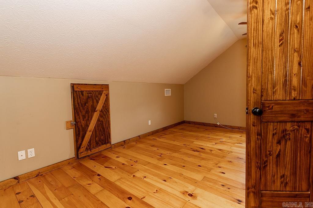 8505  Holly Mountain Rd  Clinton, AR