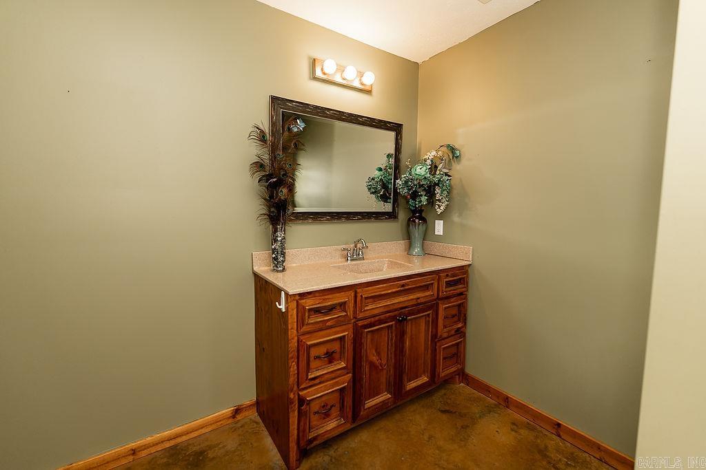 8505  Holly Mountain Rd  Clinton, AR