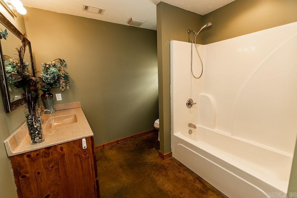 8505  Holly Mountain Rd  Clinton, AR