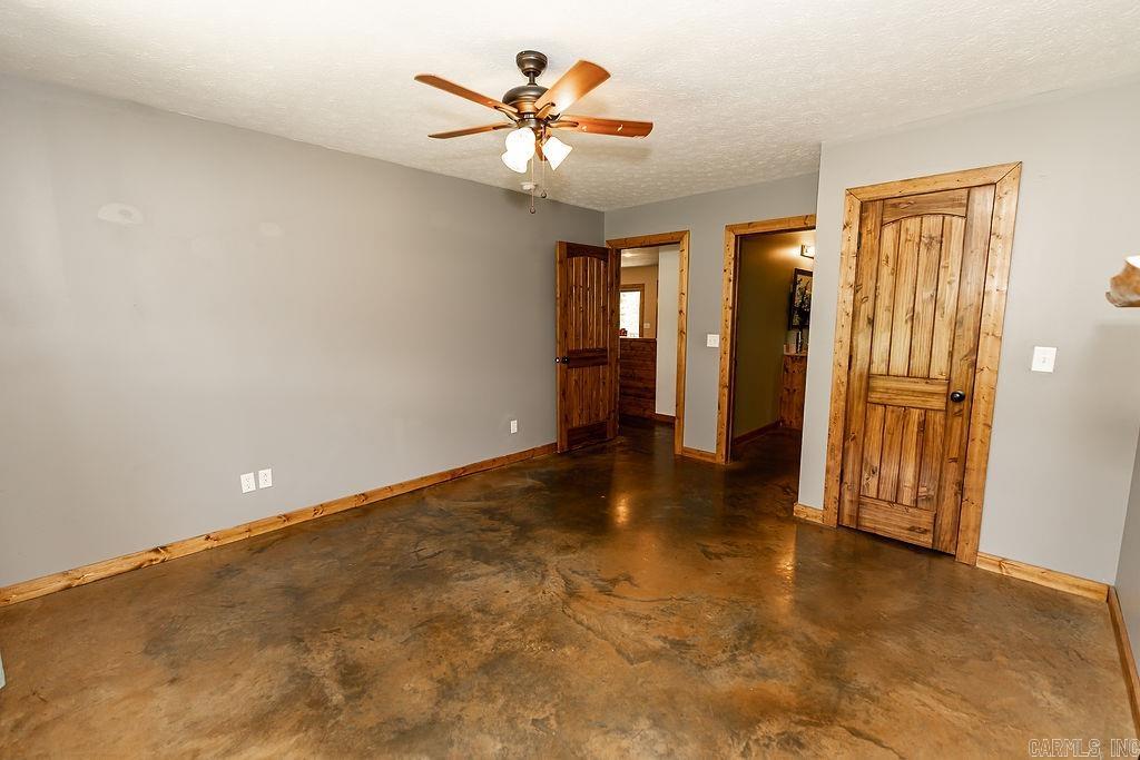 8505  Holly Mountain Rd  Clinton, AR
