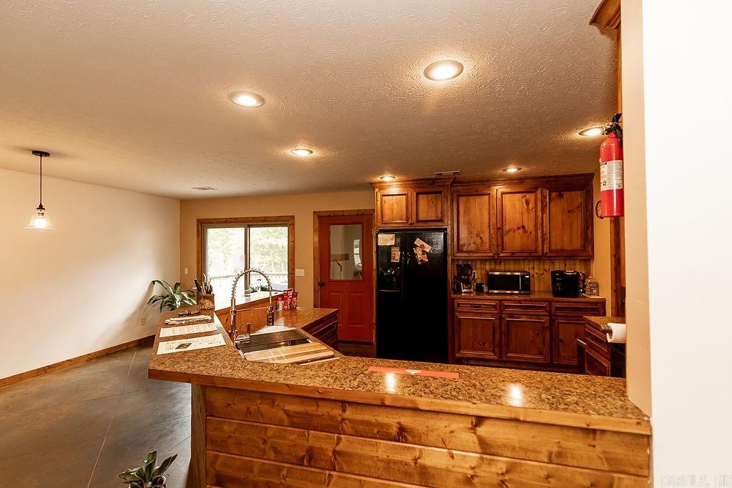 8505  Holly Mountain Rd  Clinton, AR