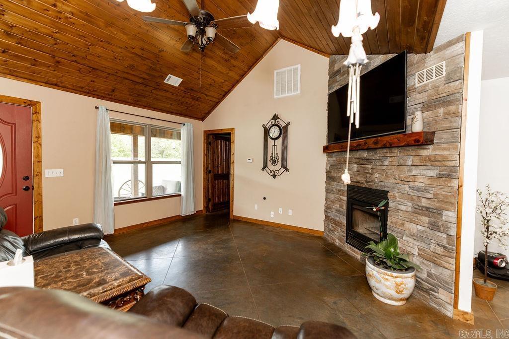 8505  Holly Mountain Rd  Clinton, AR