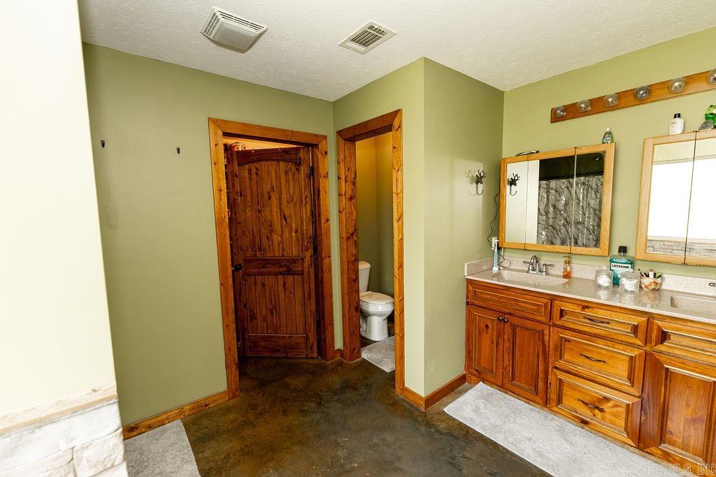 8505  Holly Mountain Rd  Clinton, AR