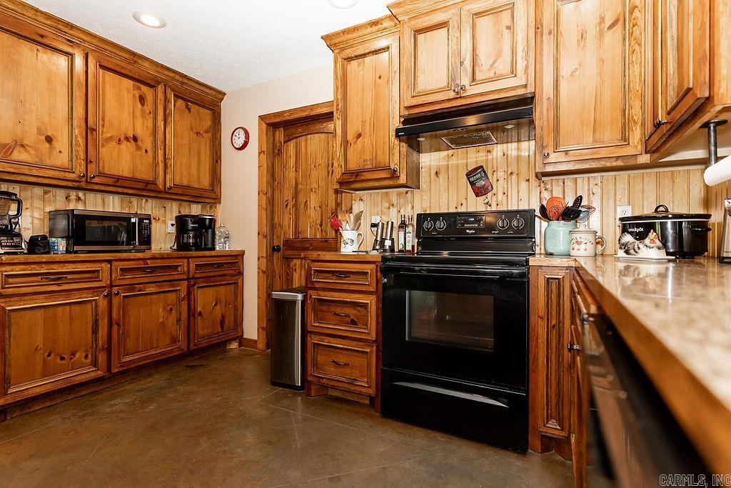 8505  Holly Mountain Rd  Clinton, AR