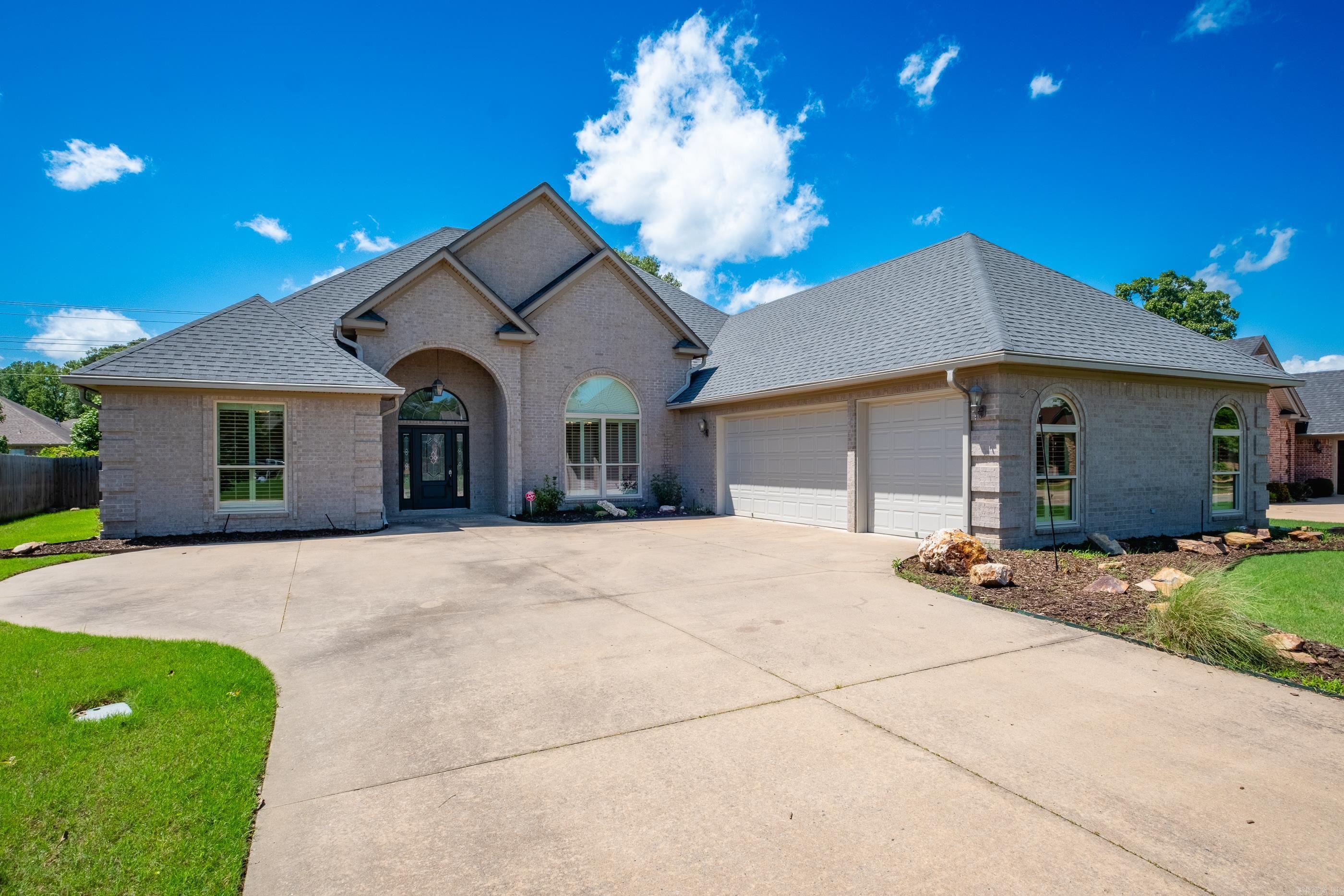 107  Bouriese Circle  Maumelle, AR