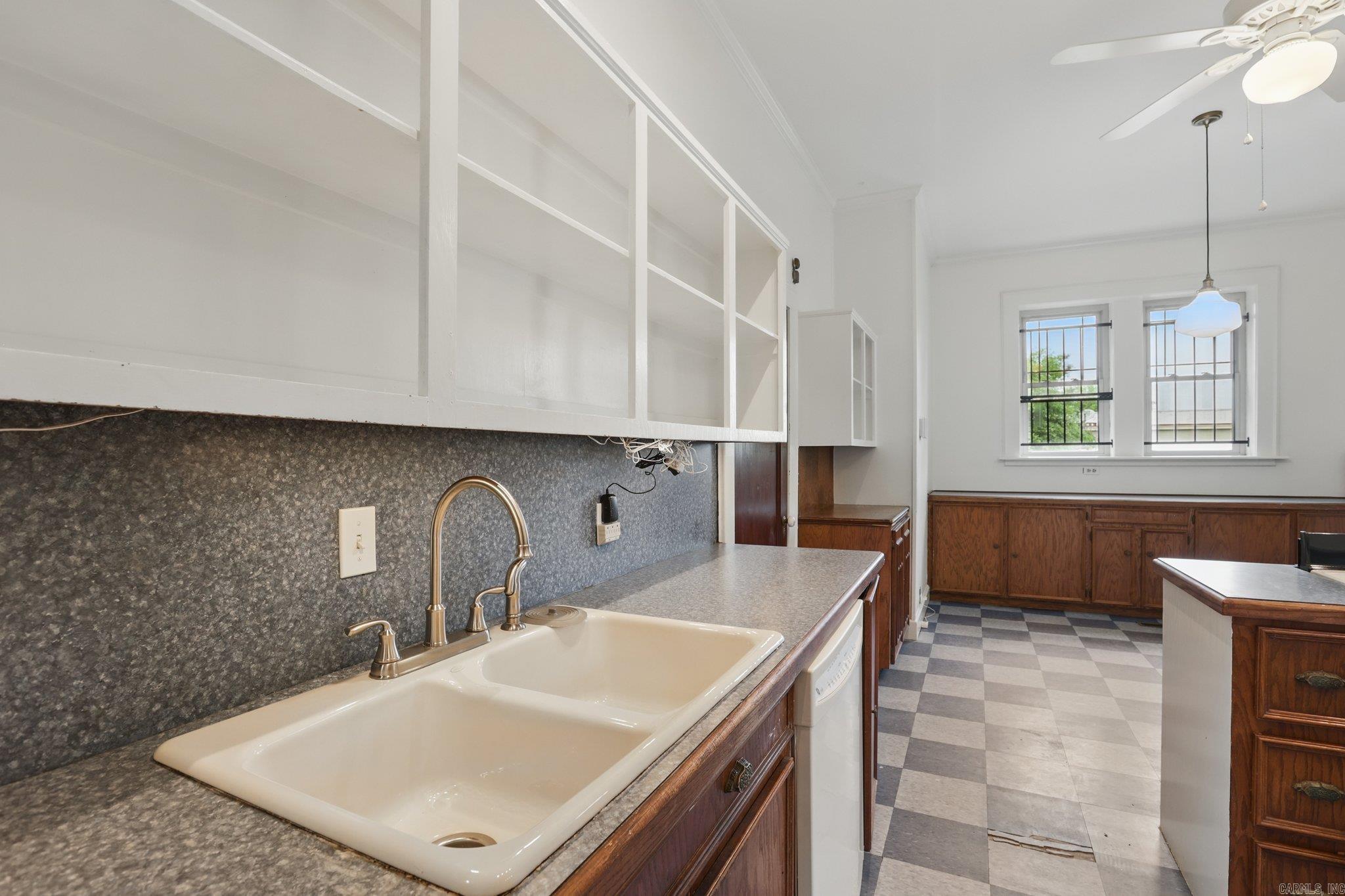 1867 S Battery Street Little Rock, AR 72202