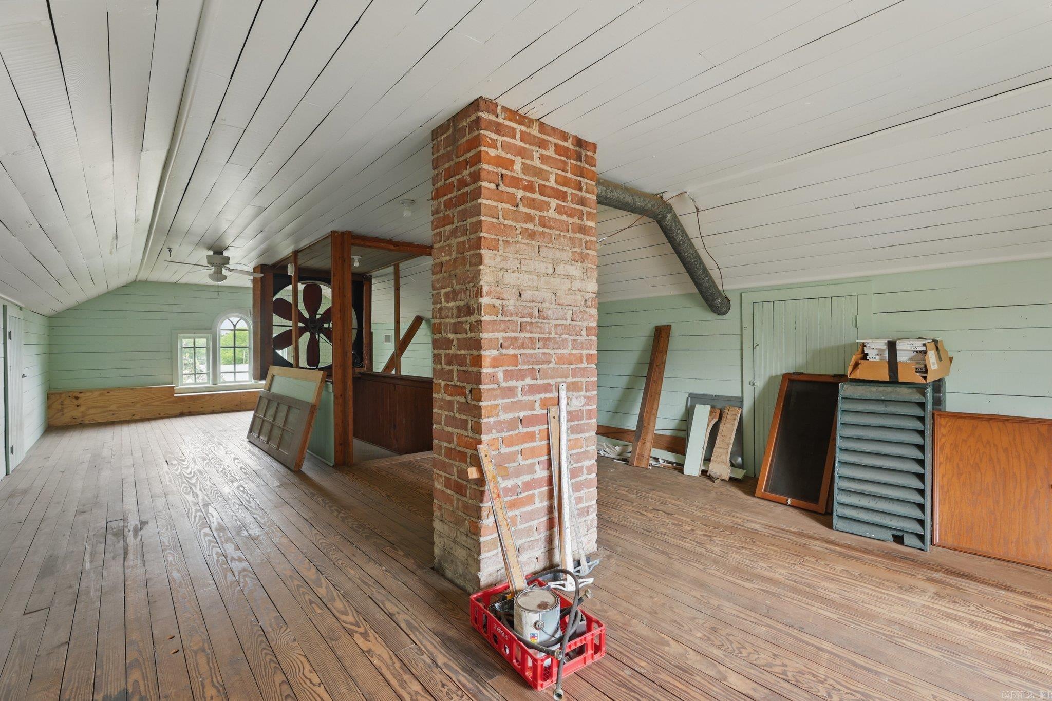 1867 S Battery Street Little Rock, AR 72202