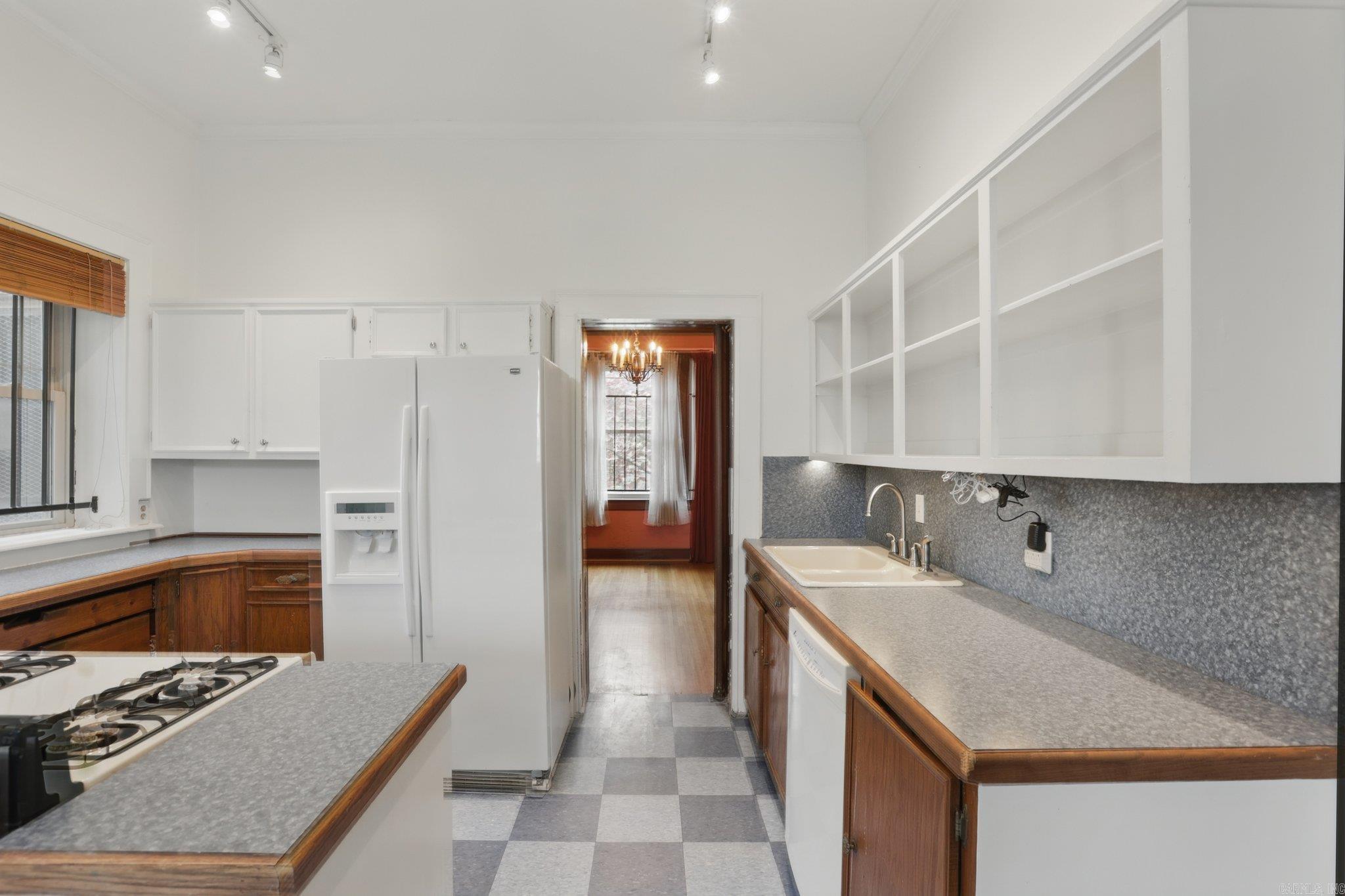 1867 S Battery Street Little Rock, AR 72202