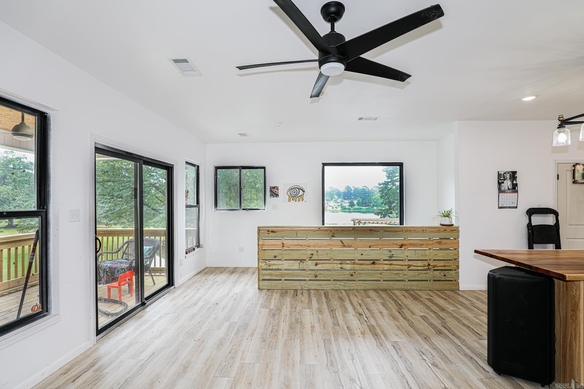 1925 W LAKEVIEW Benton, AR 72015