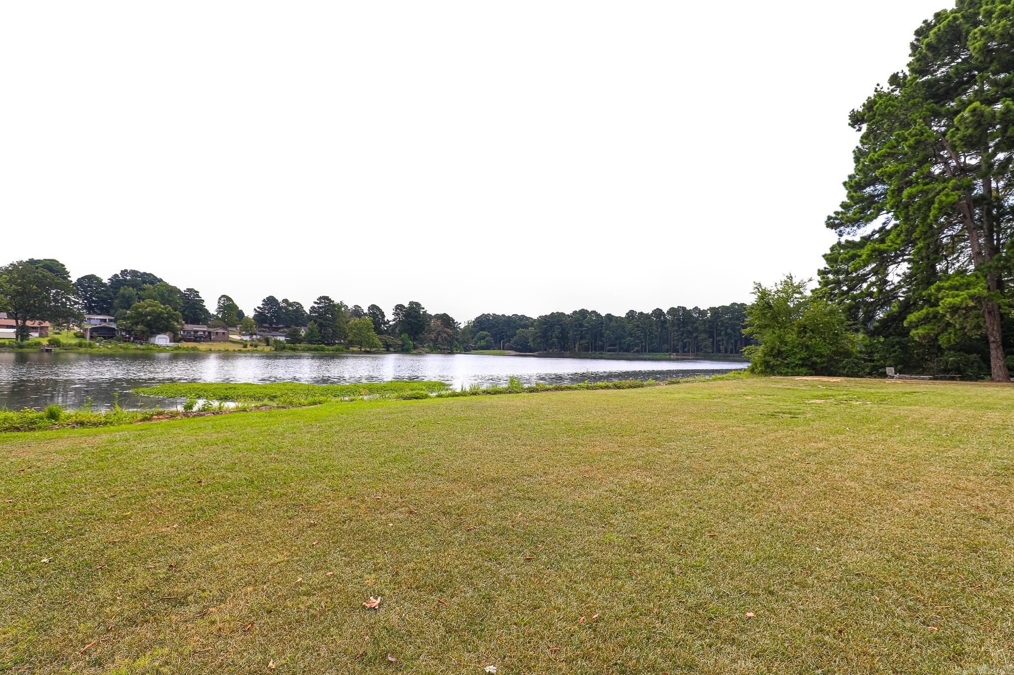1925 W LAKEVIEW Benton, AR 72015