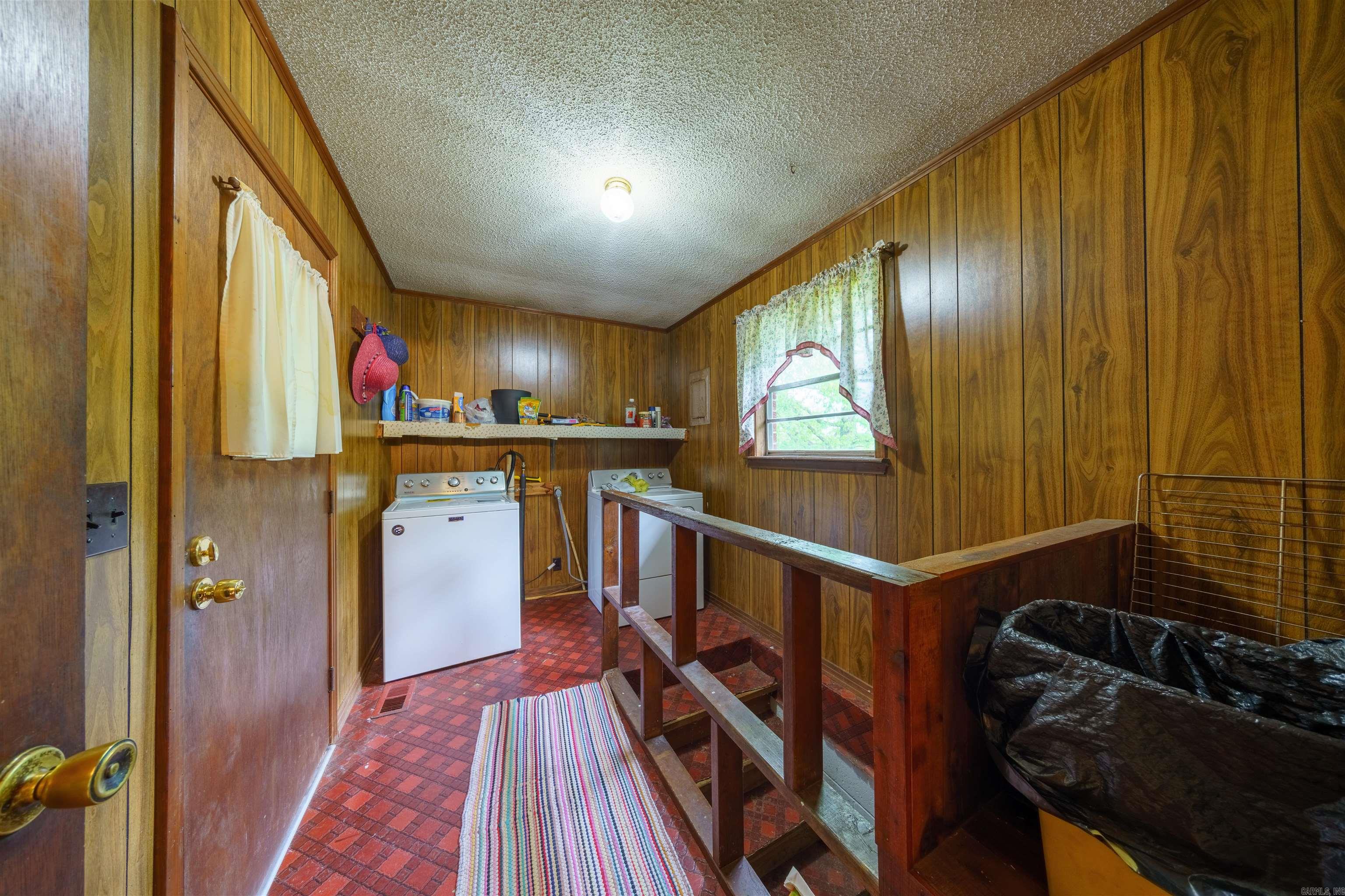 3009 N Main  Mount Pleasant, AR