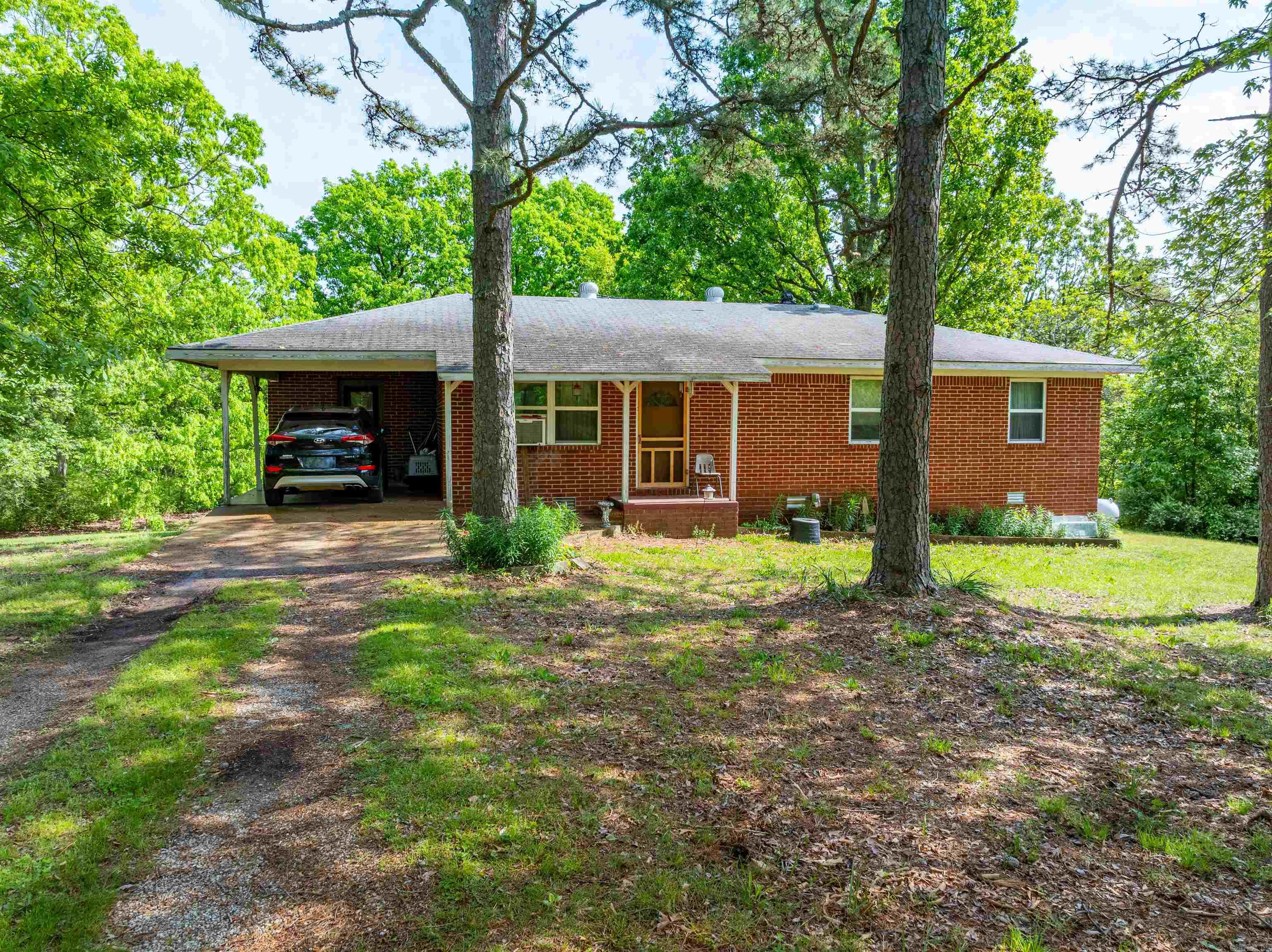 3009 N Main  Mount Pleasant, AR