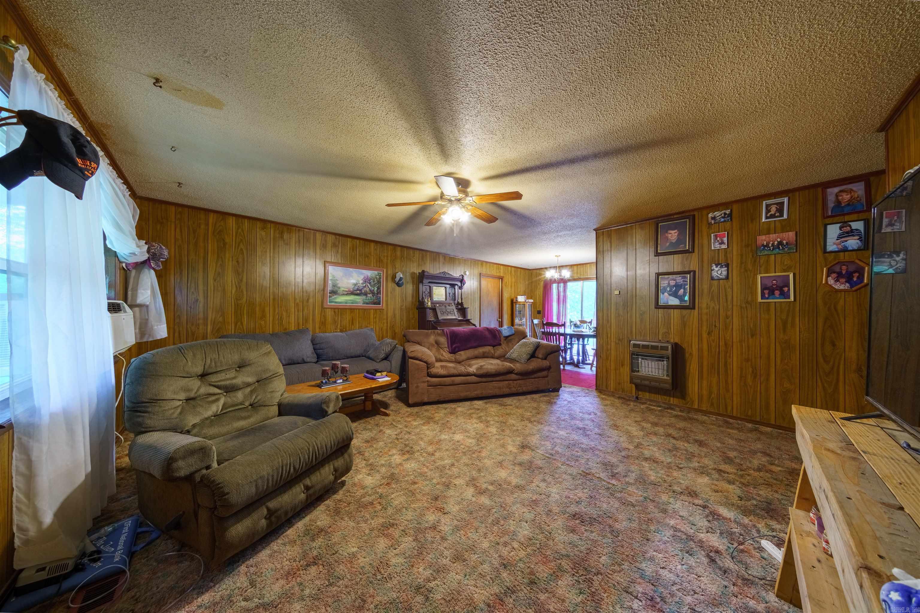 3009 N Main  Mount Pleasant, AR