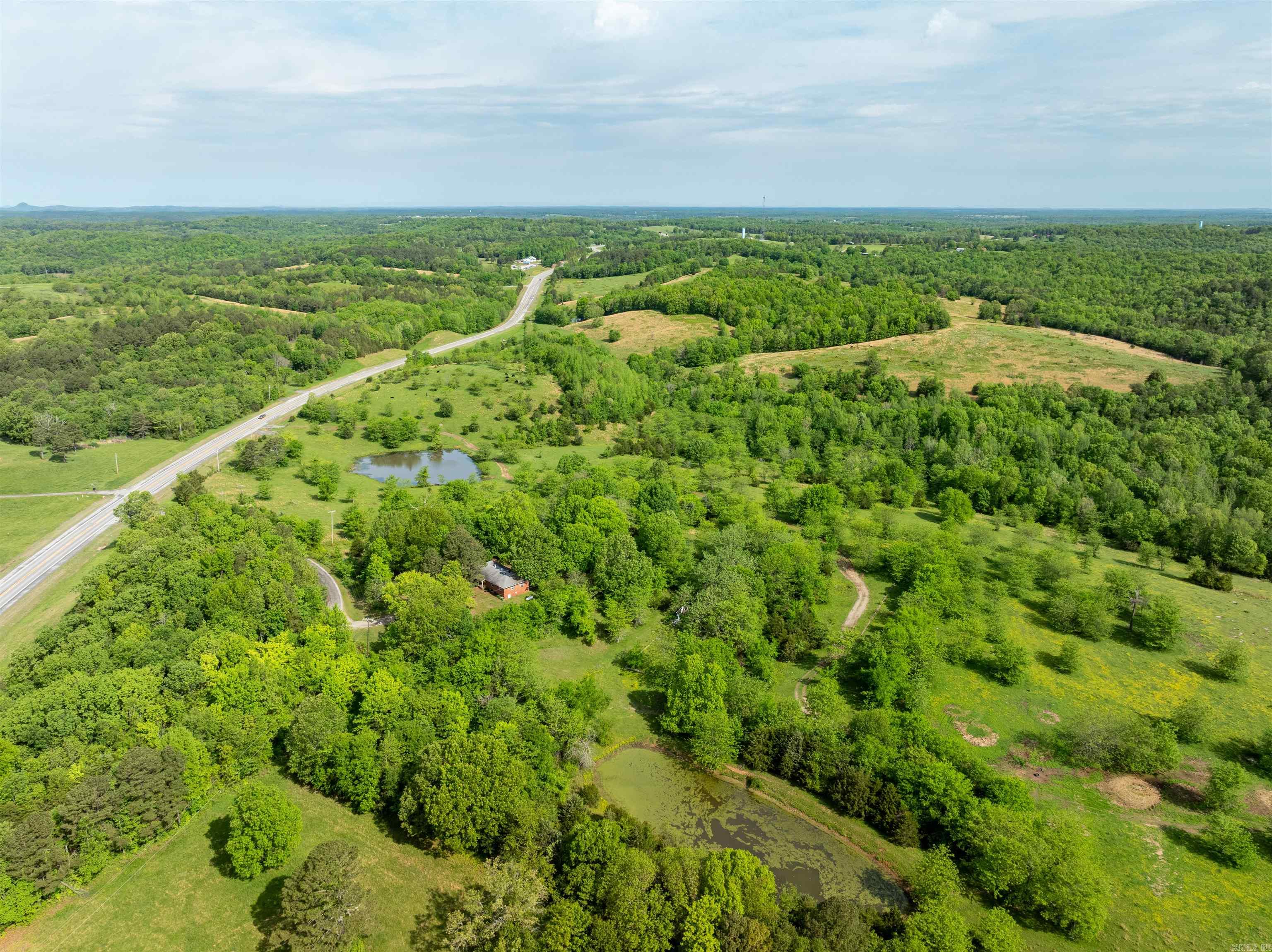 3009 N Main  Mount Pleasant, AR
