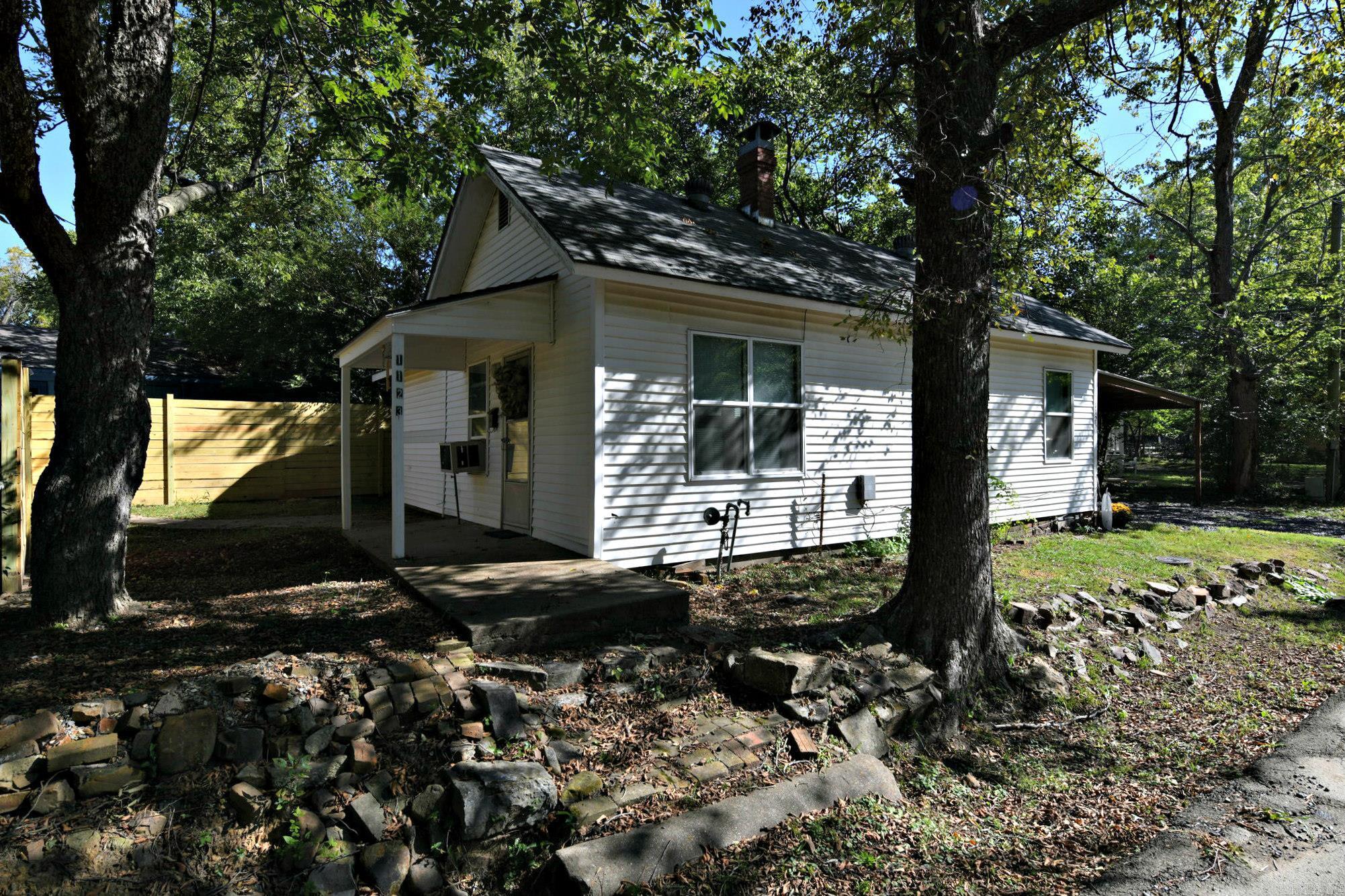 1123  Reeves Avenue  Mena, AR