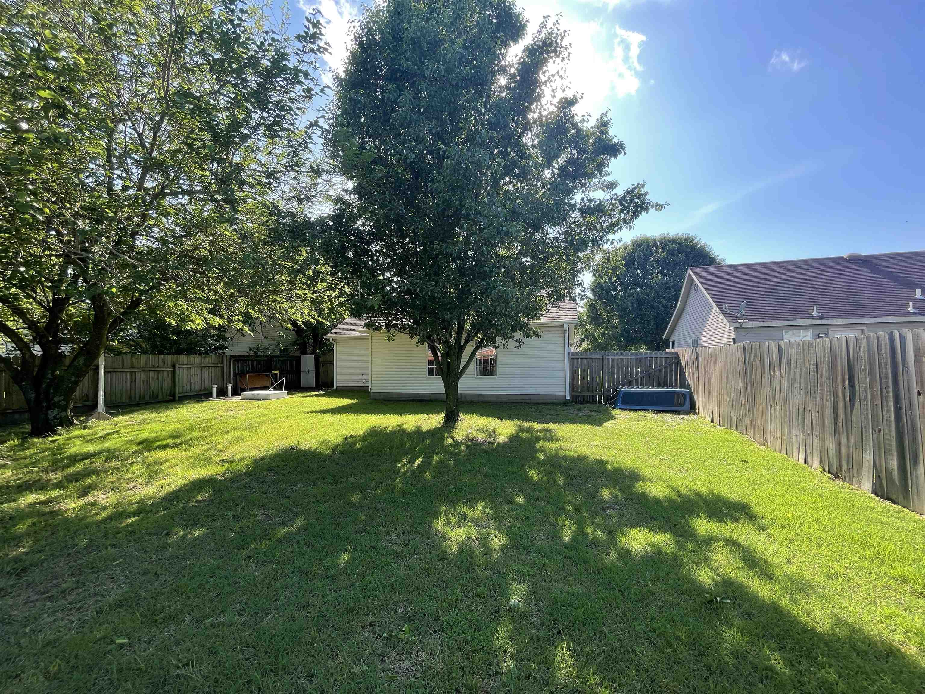 325  Sharon  Trumann, AR