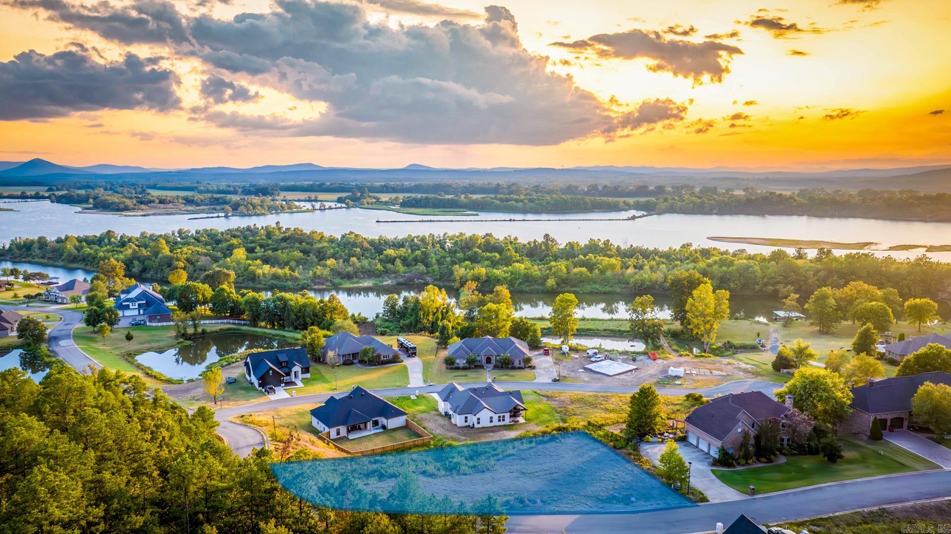 83 W River Road  Mayflower, AR