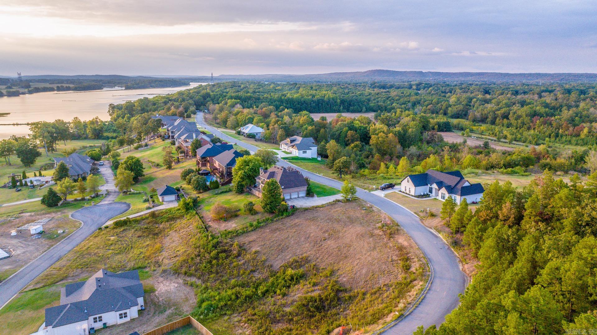 83 W River Road  Mayflower, AR