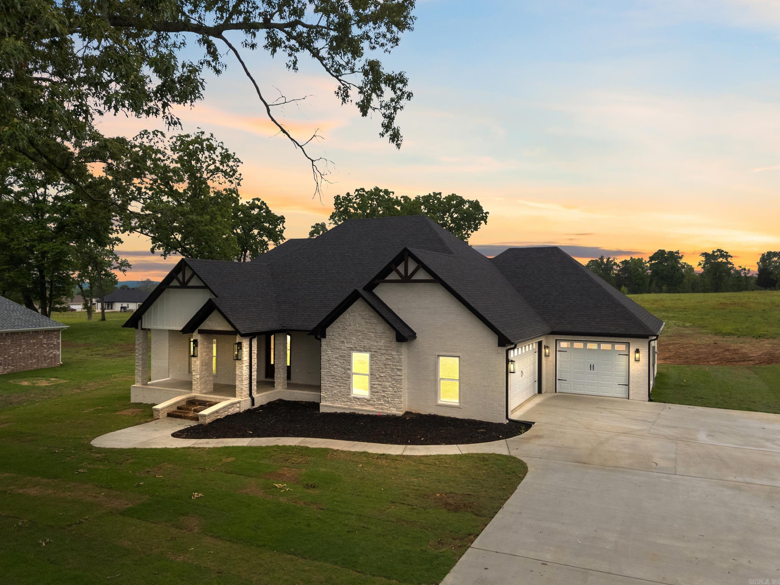 104  Republican Loop  Greenbrier, AR