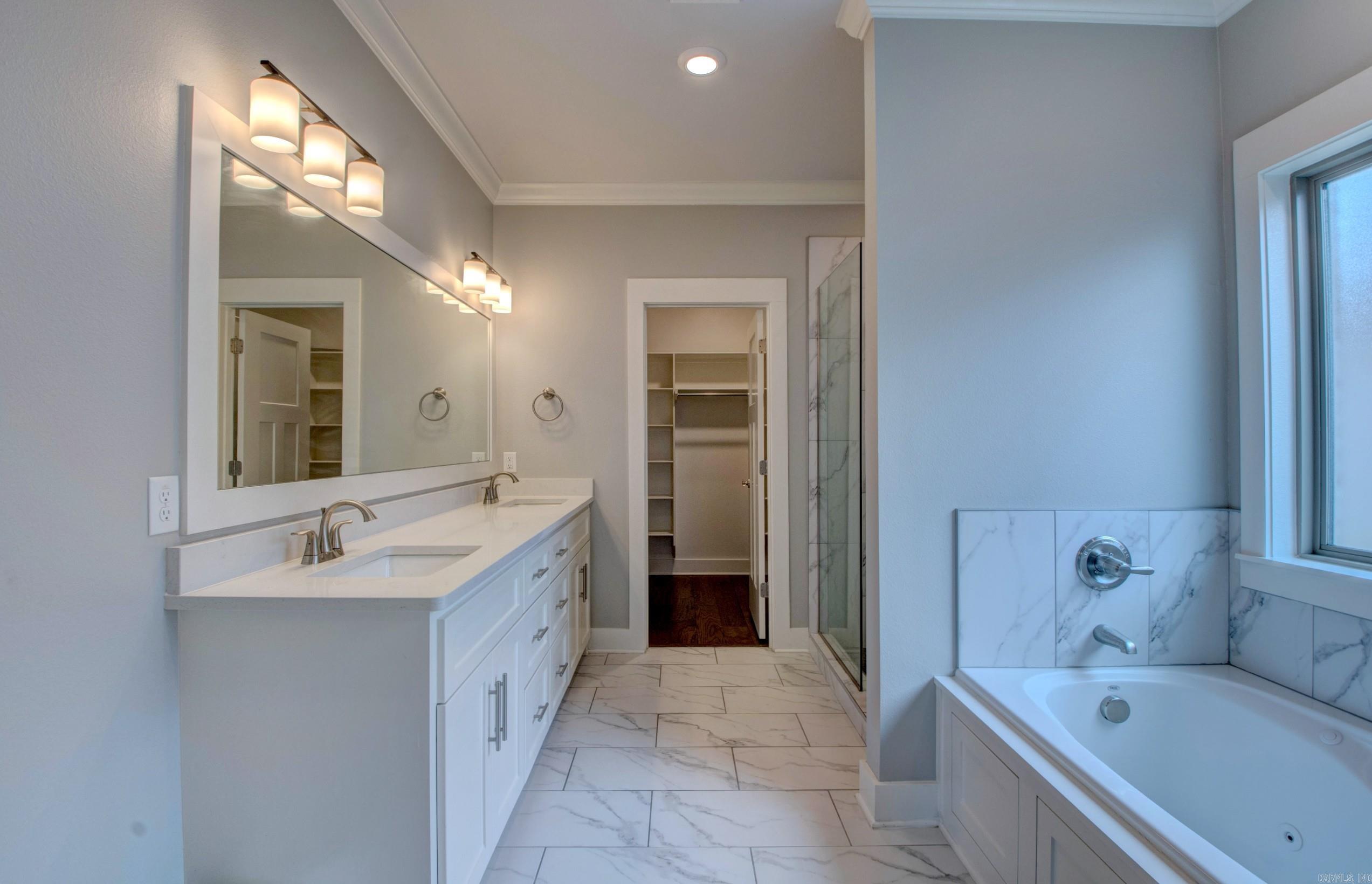 10  Luke Ct  Maumelle, AR
