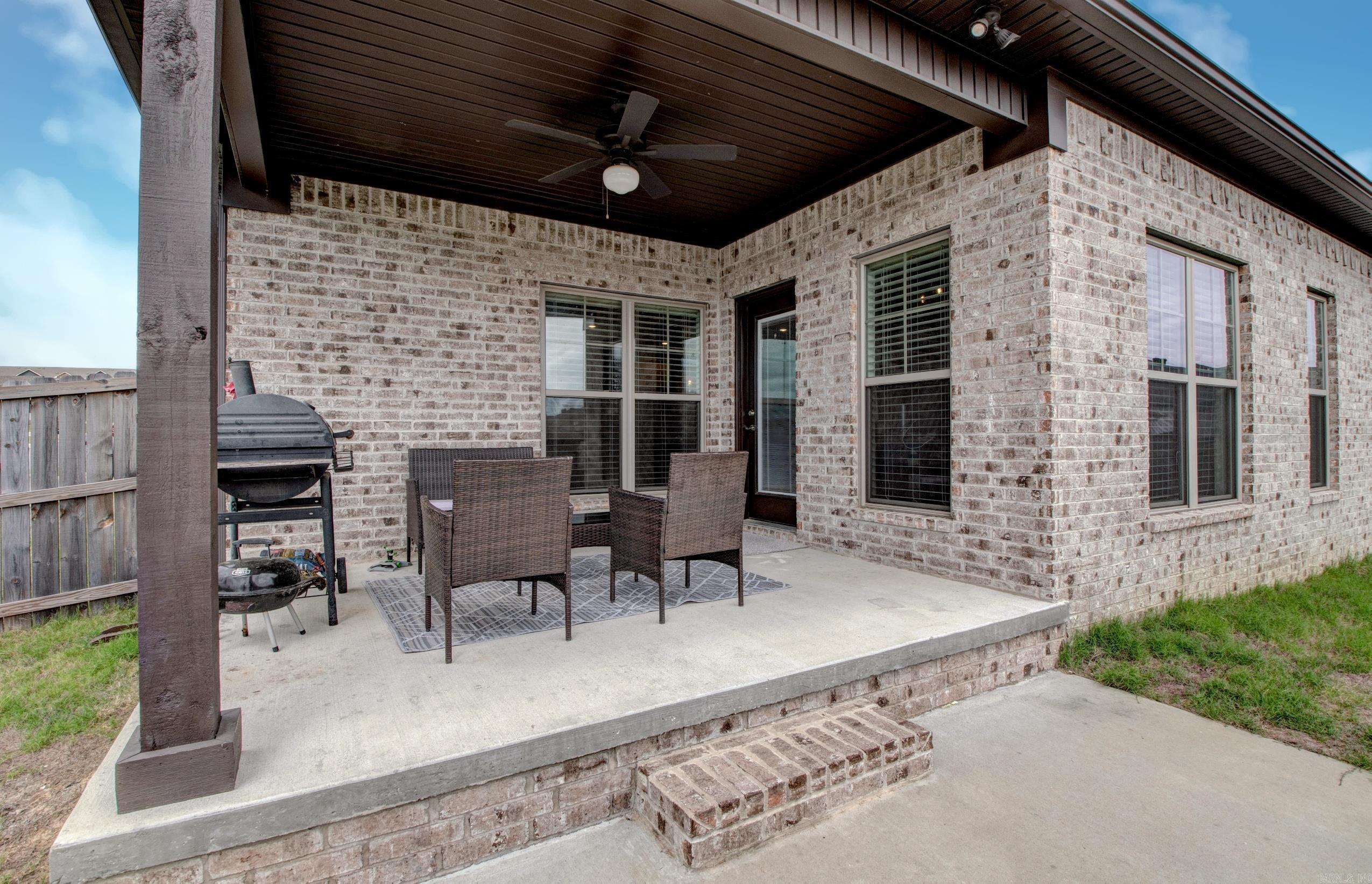 10  Luke Ct  Maumelle, AR