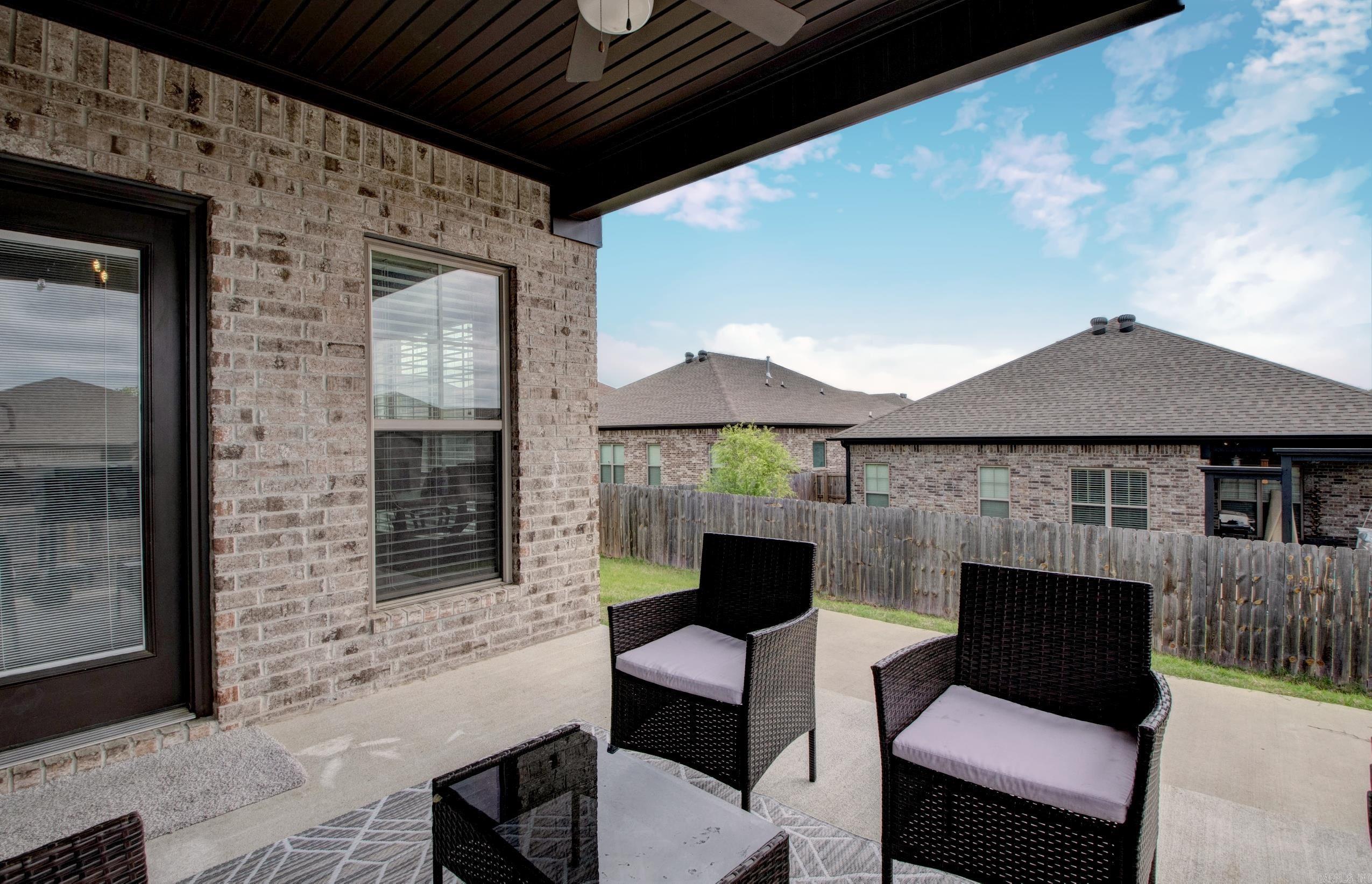 10  Luke Ct  Maumelle, AR