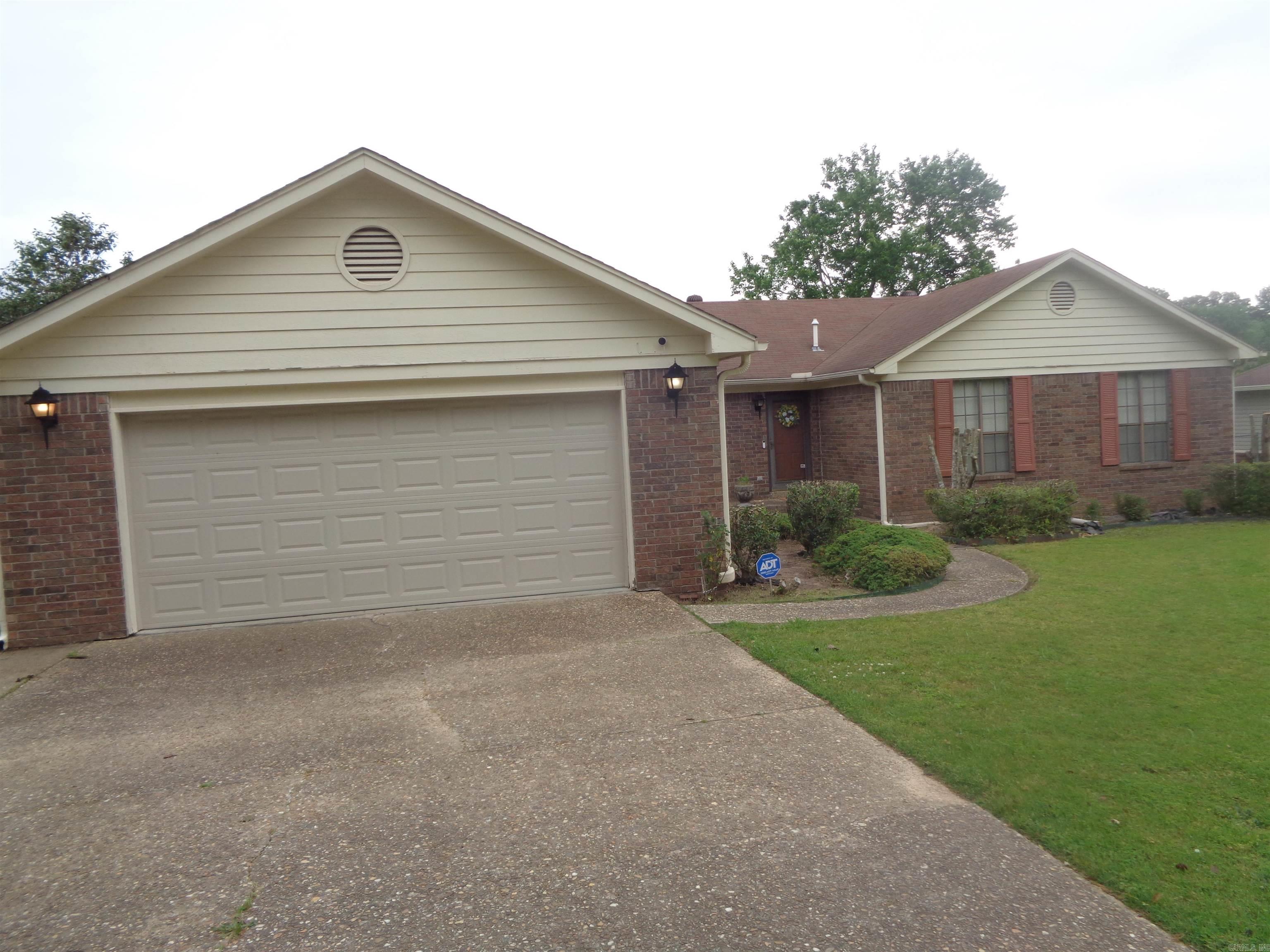 9422  Herndon  Little Rock, AR
