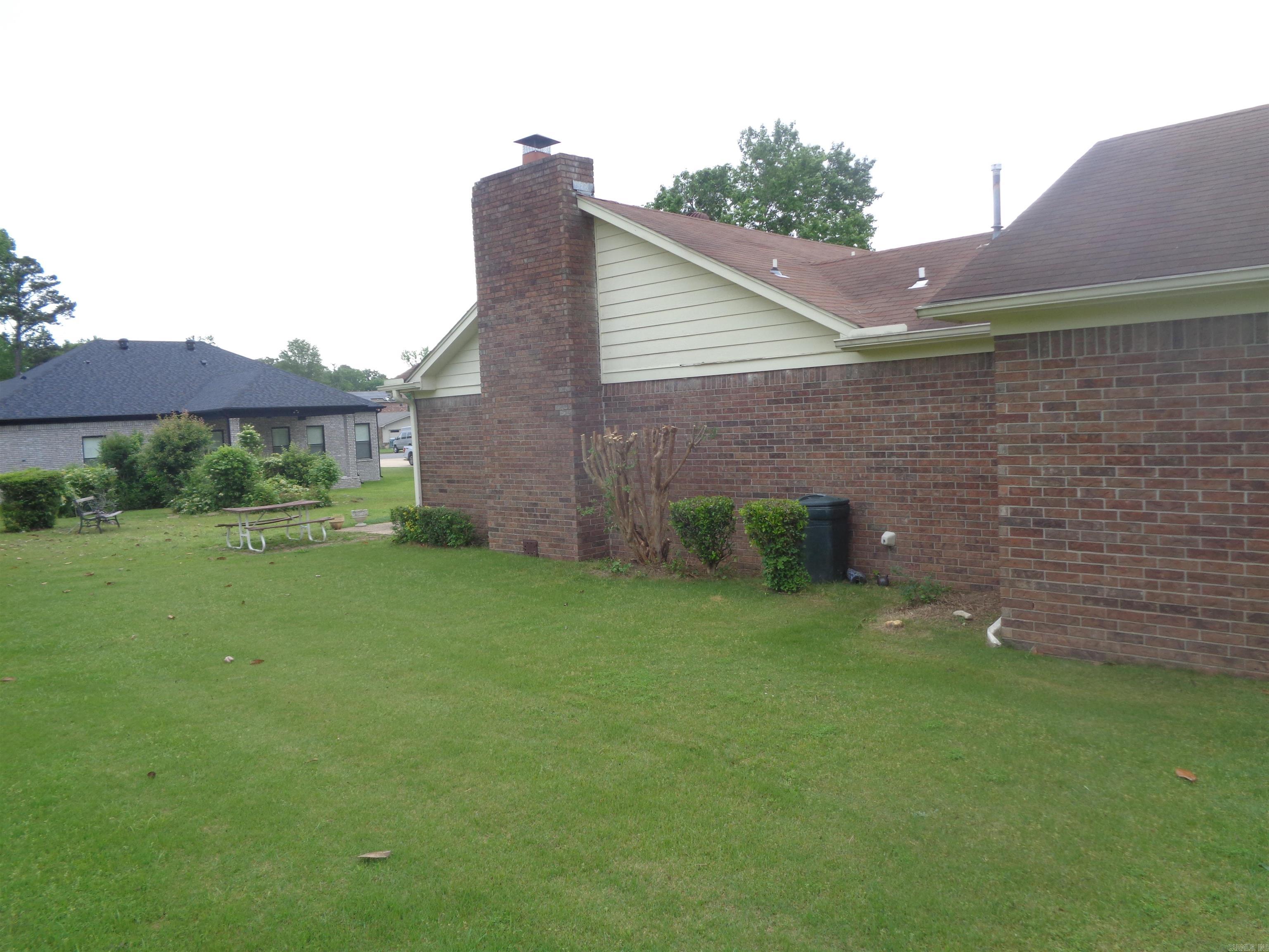 9422  Herndon  Little Rock, AR