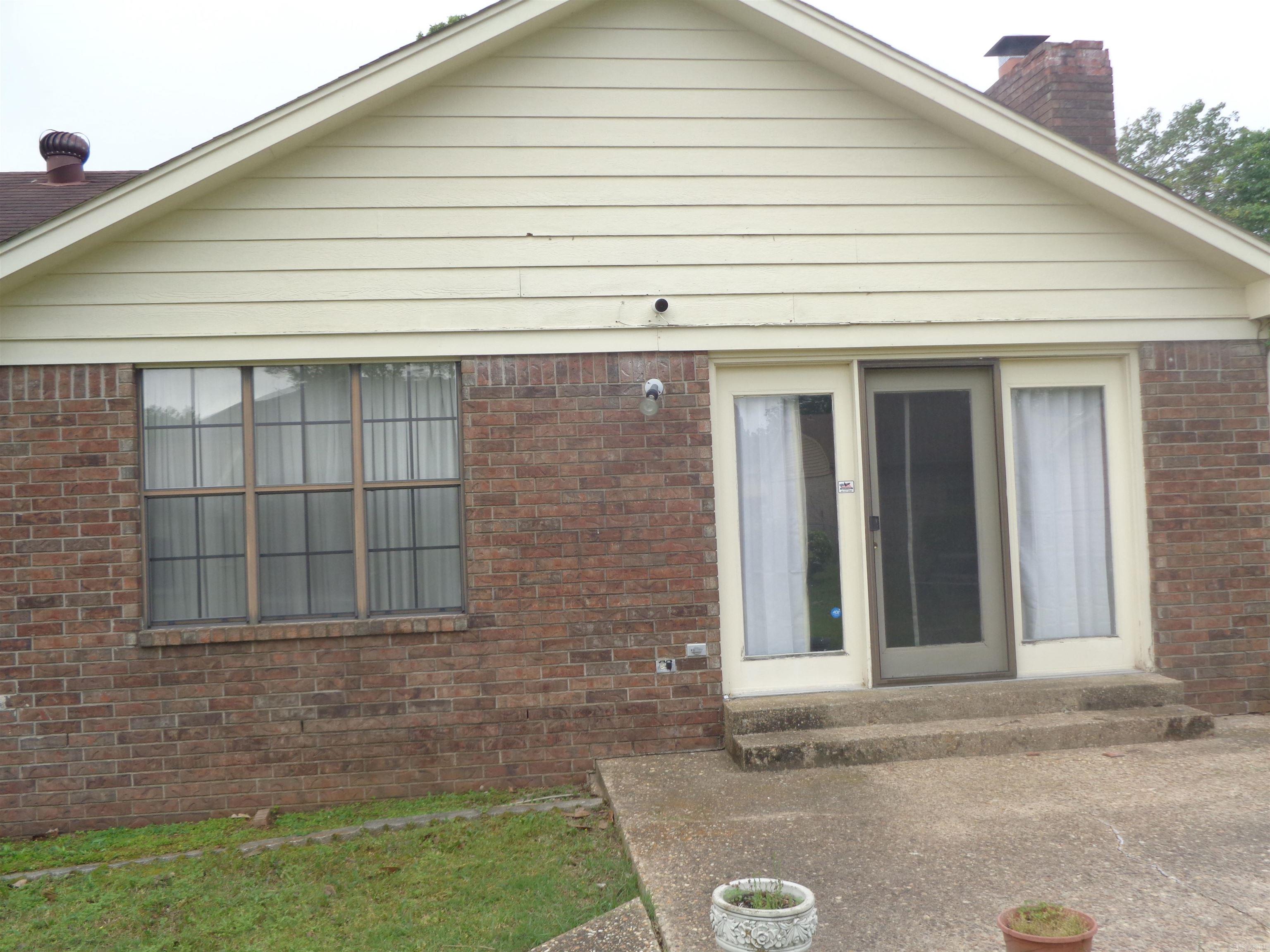 9422  Herndon  Little Rock, AR