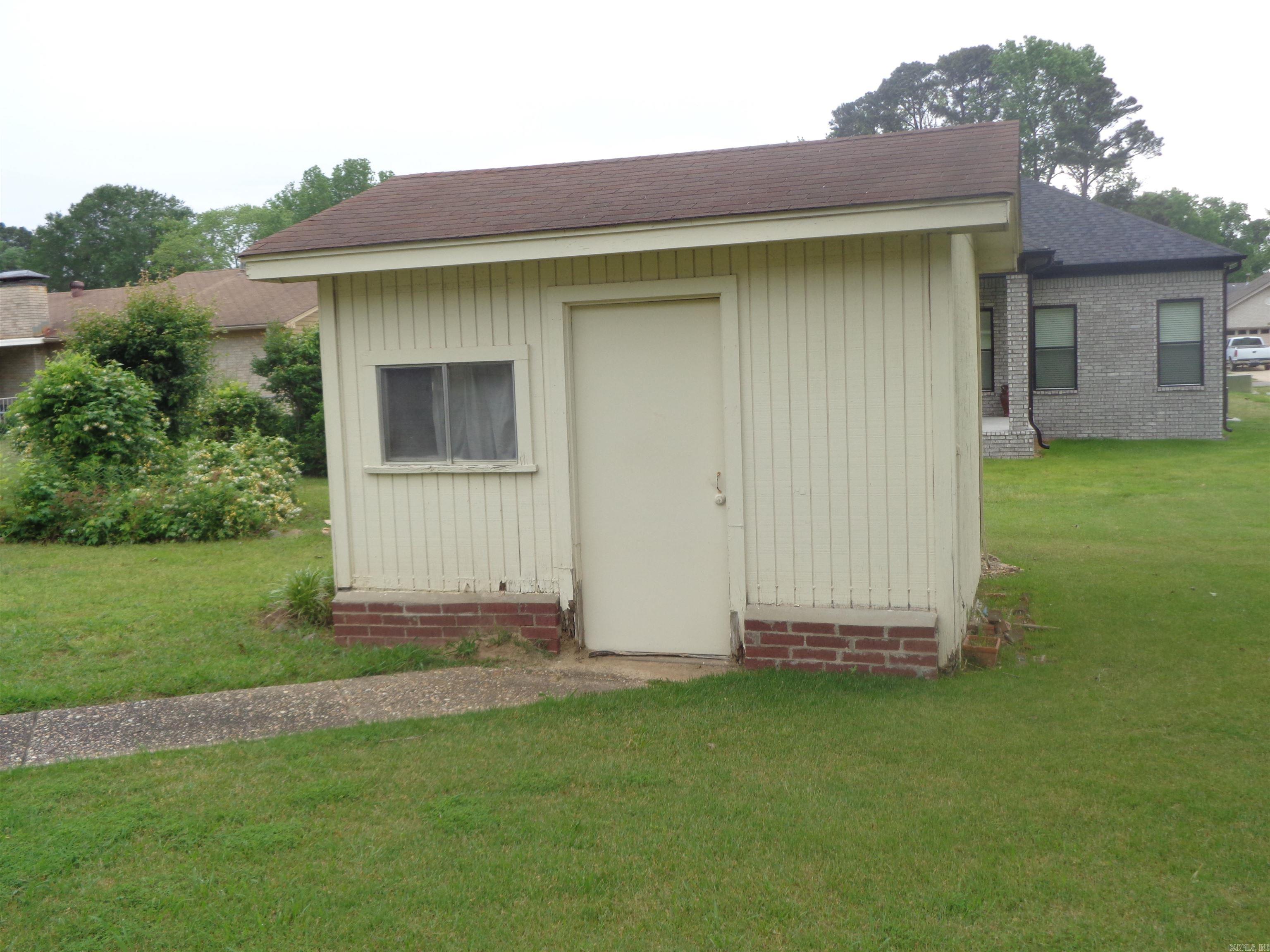 9422  Herndon  Little Rock, AR