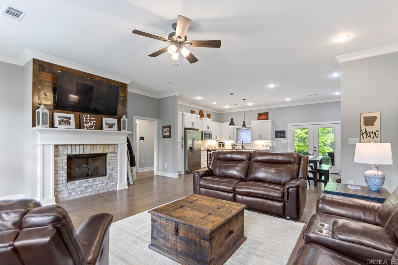 6324 King Stone Dr Benton, AR 72019