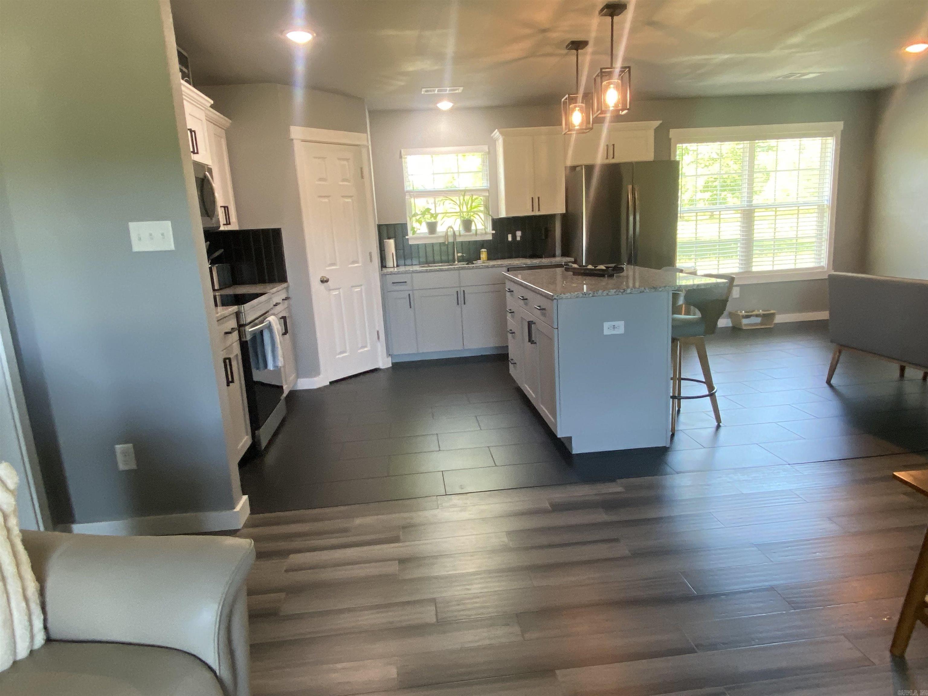 92  Reva's  Story, AR
