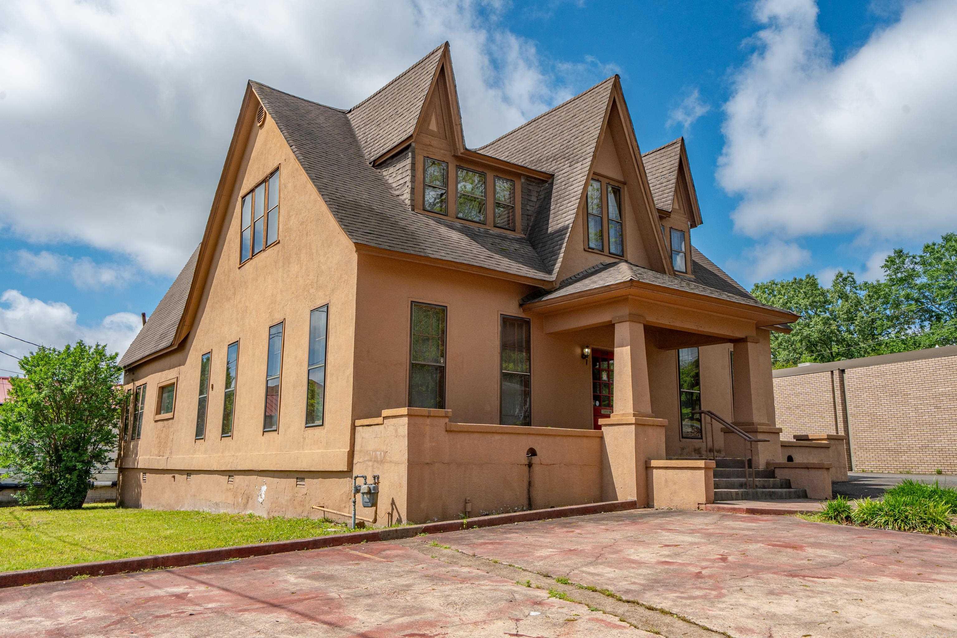 209  Hobson Ave  Hot Springs, AR
