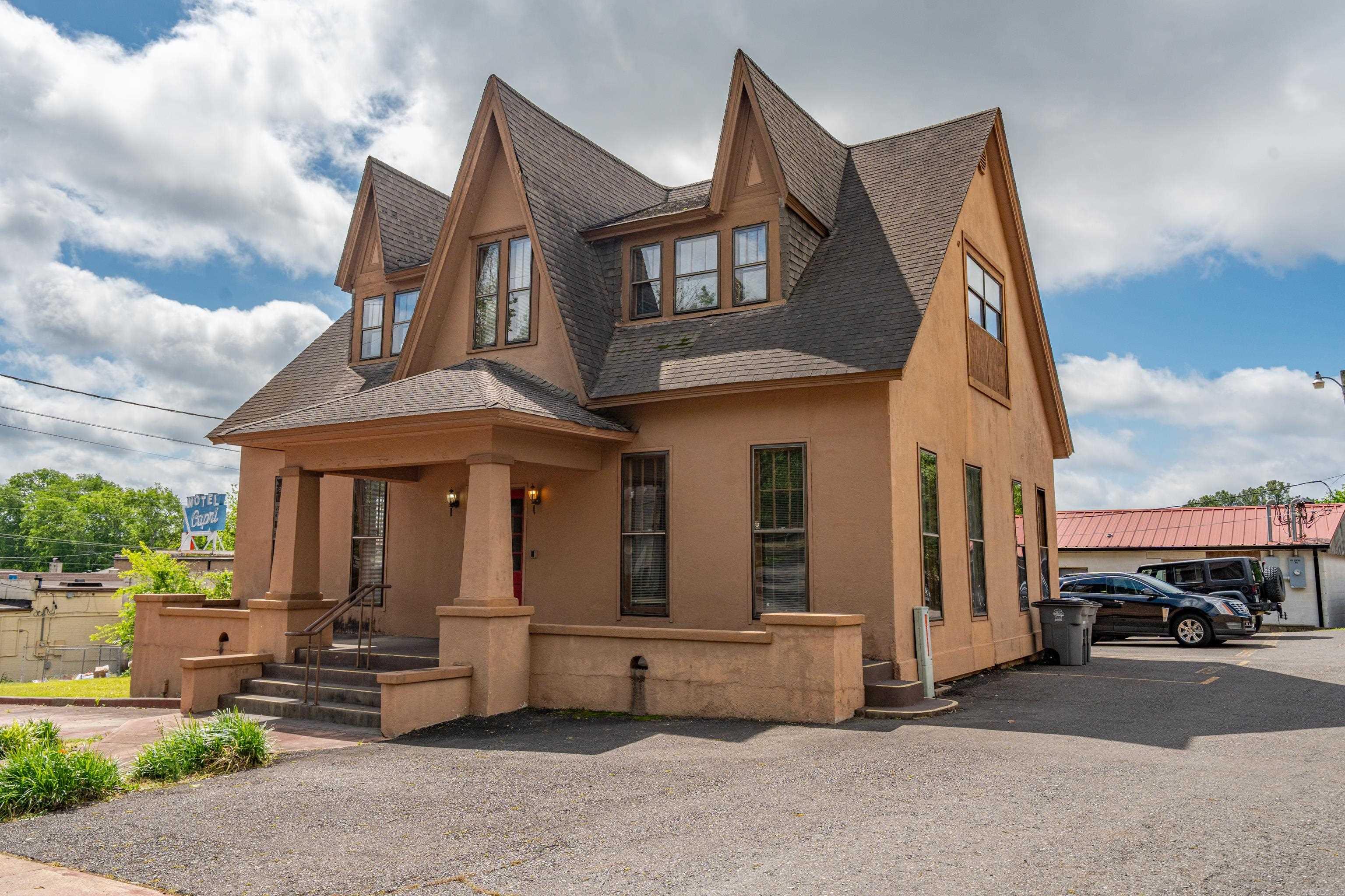 209  Hobson Ave  Hot Springs, AR