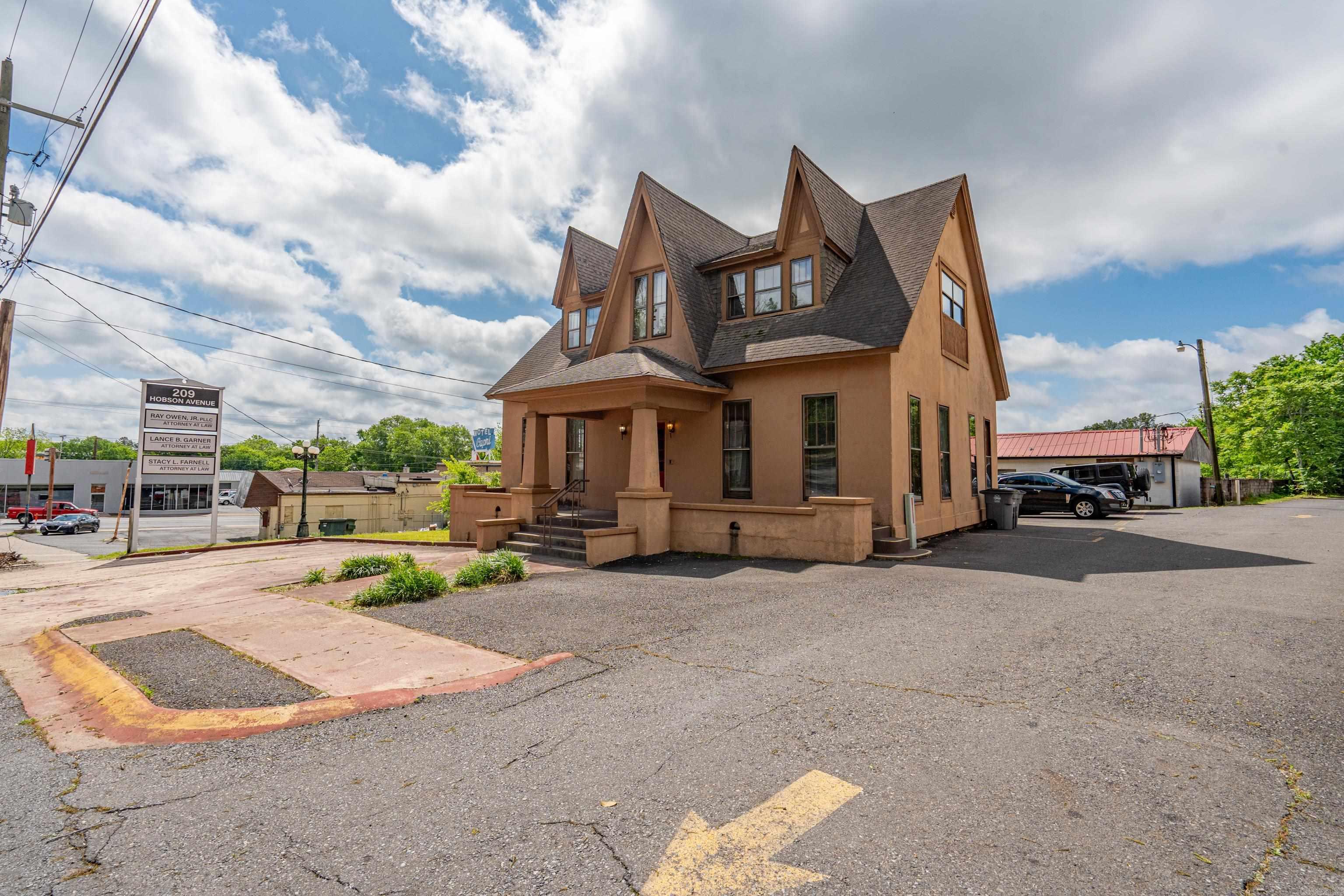 209  Hobson Ave  Hot Springs, AR