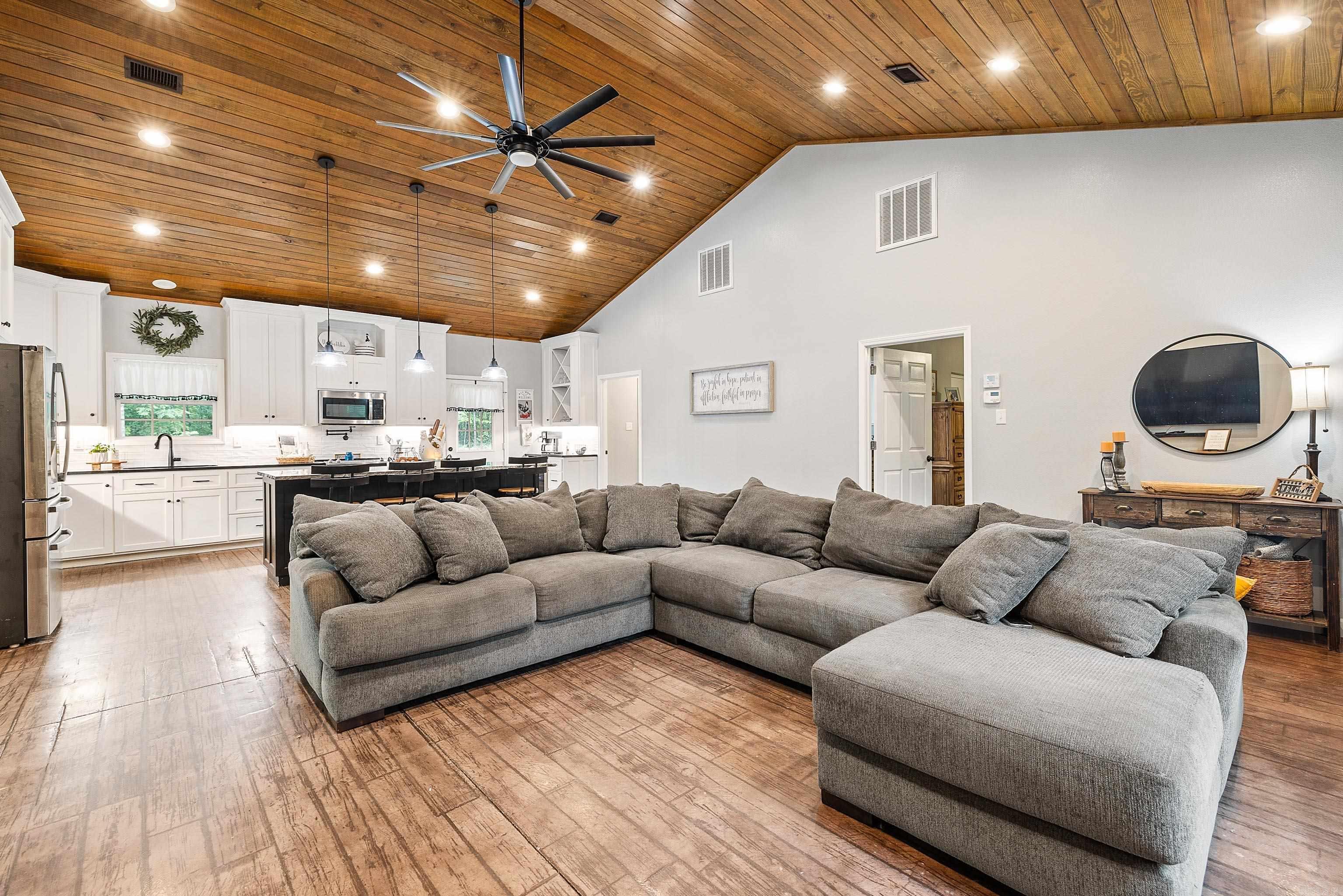908  Oak Grove  Amity, AR