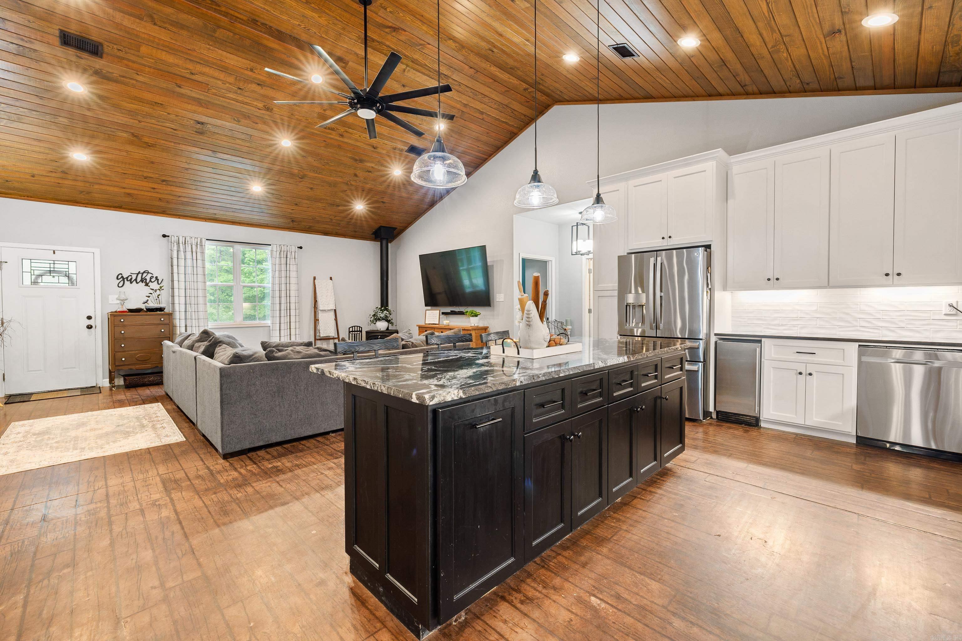 908  Oak Grove  Amity, AR